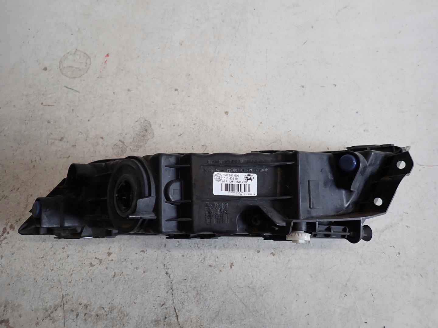 Nebelscheinwerfer links SKODA SUPERB III 2015- 3V0941699