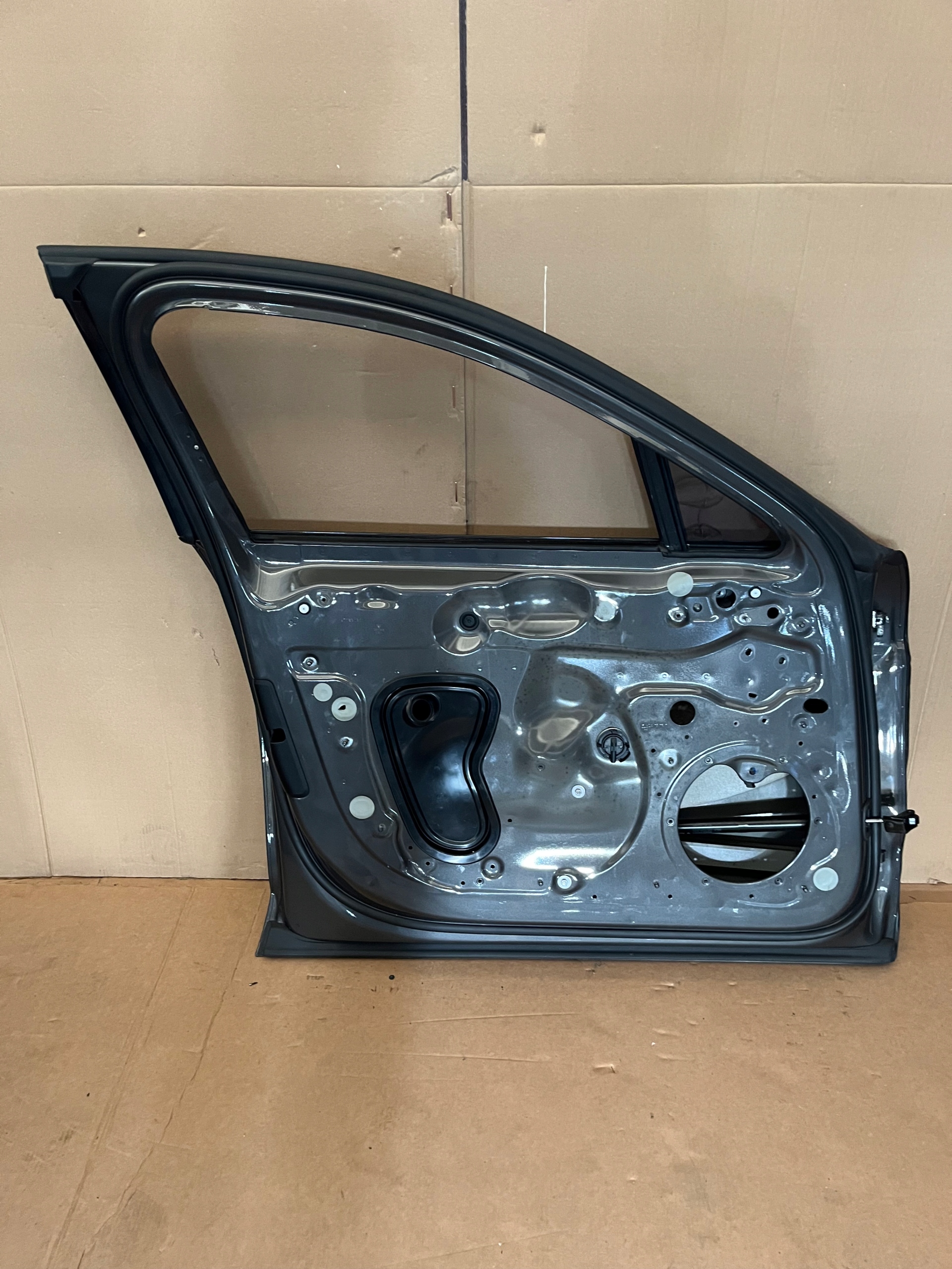 IDEALNE door front front left PORSCHE PANAMERA 971 colour: M7S 1