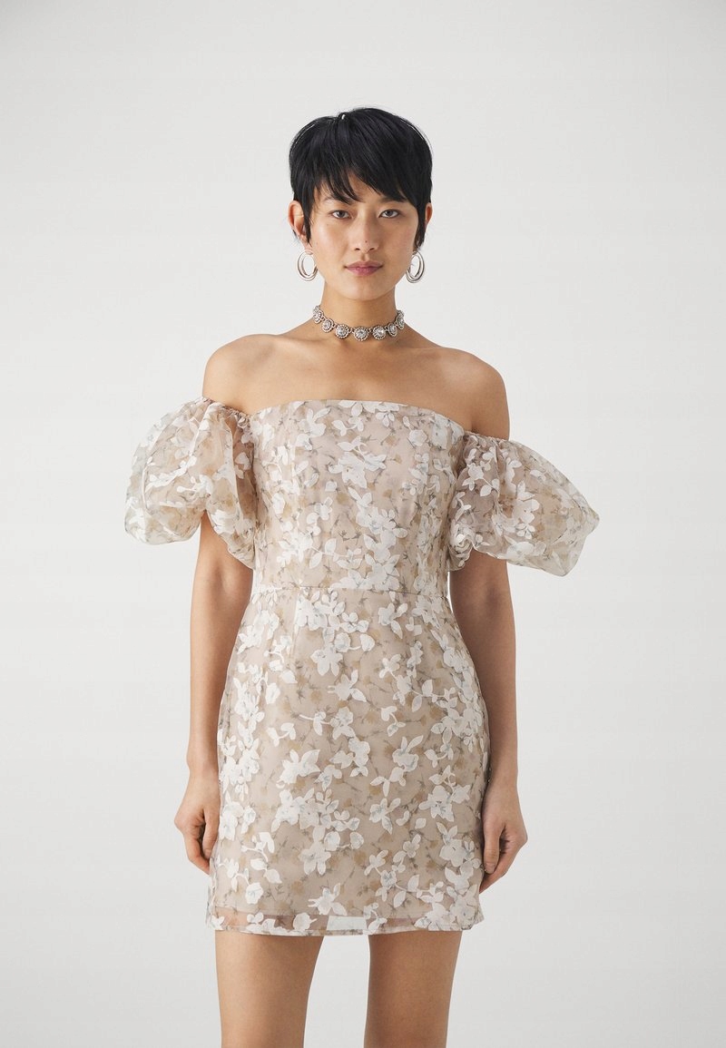 Šaty s odhalenými rameny Ida Sjöstedt 34