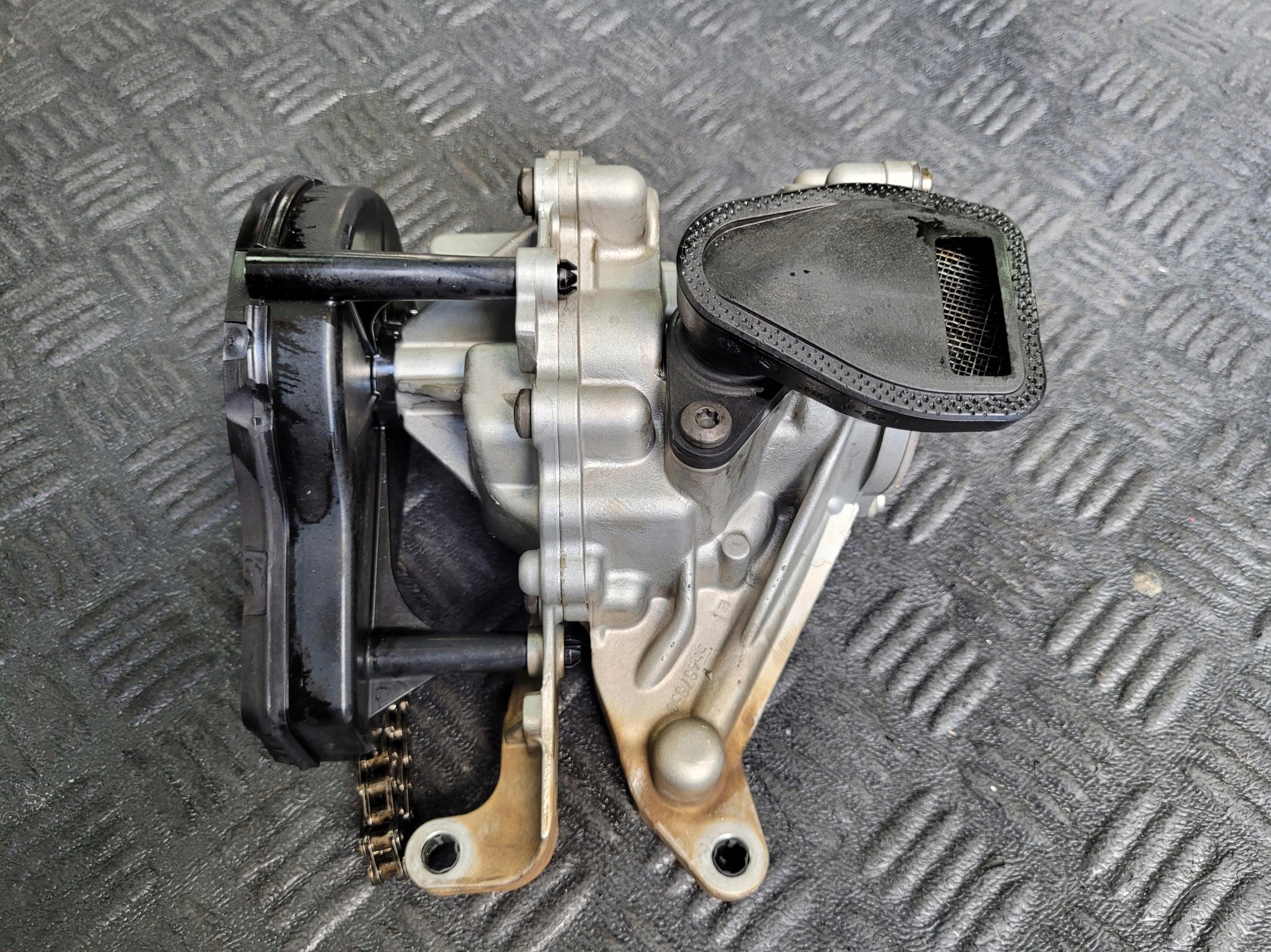 Pompa olio olio 55487858 LVL B16DTH OPEL INSIGNIA B 1.6 D CDTI