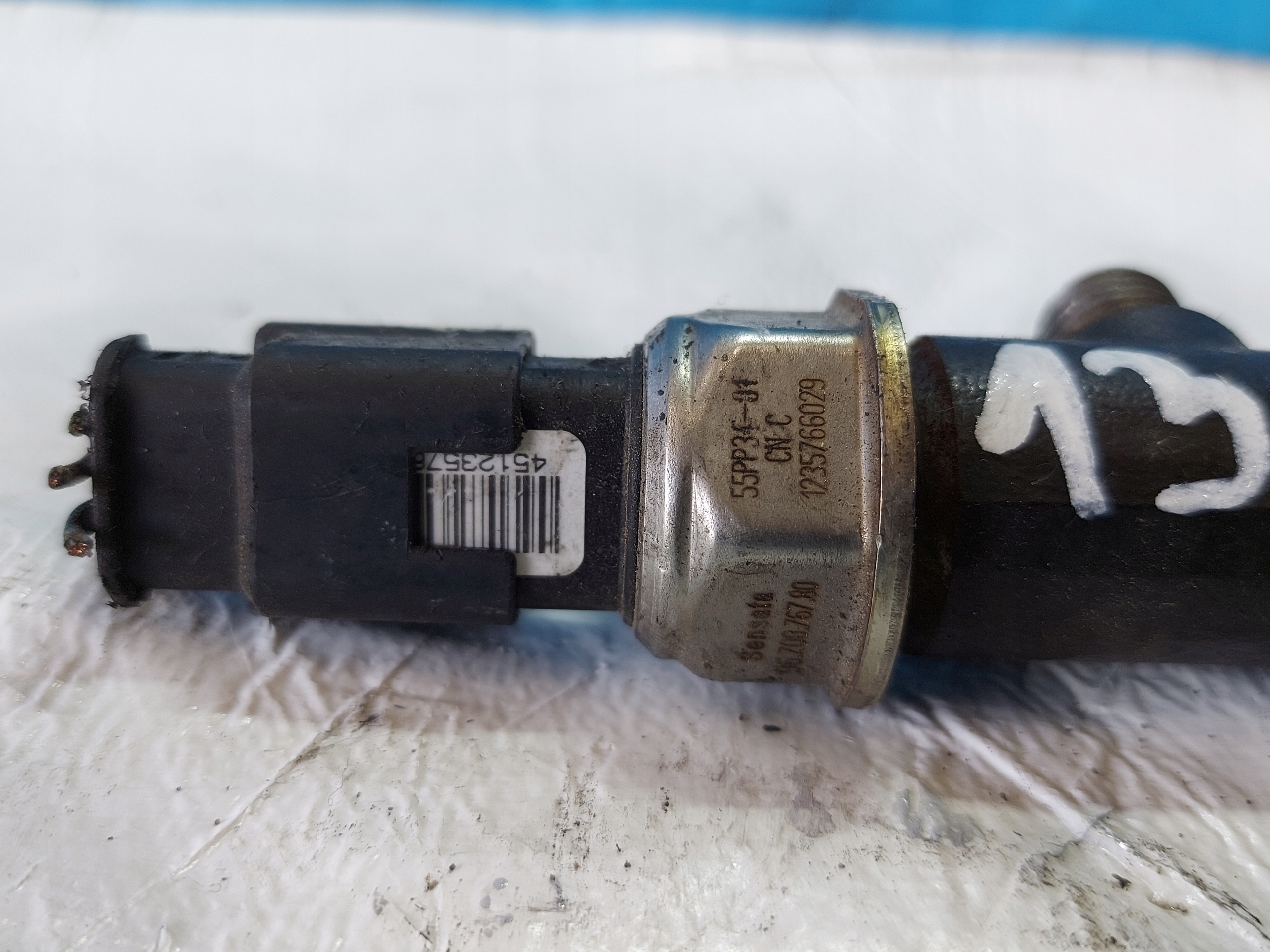 injection ramp VOLVO V40 D2 1.6 HDI 968529758002
