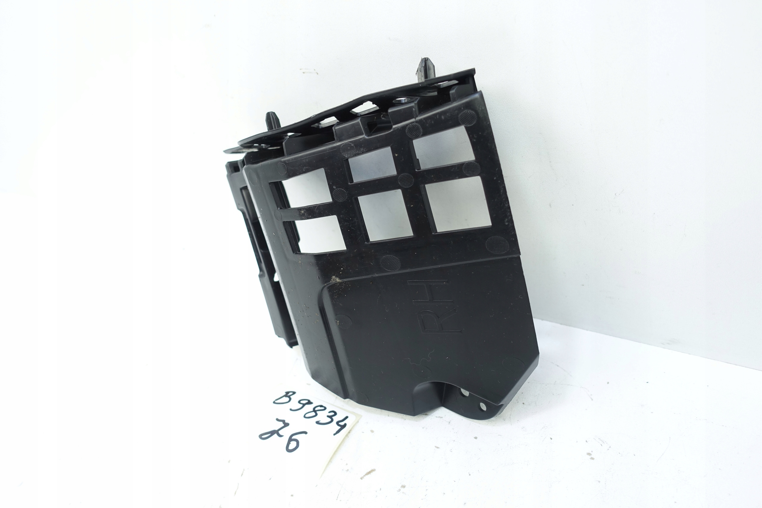 bumper bracket right PRZO VOLVO XC40 31455243