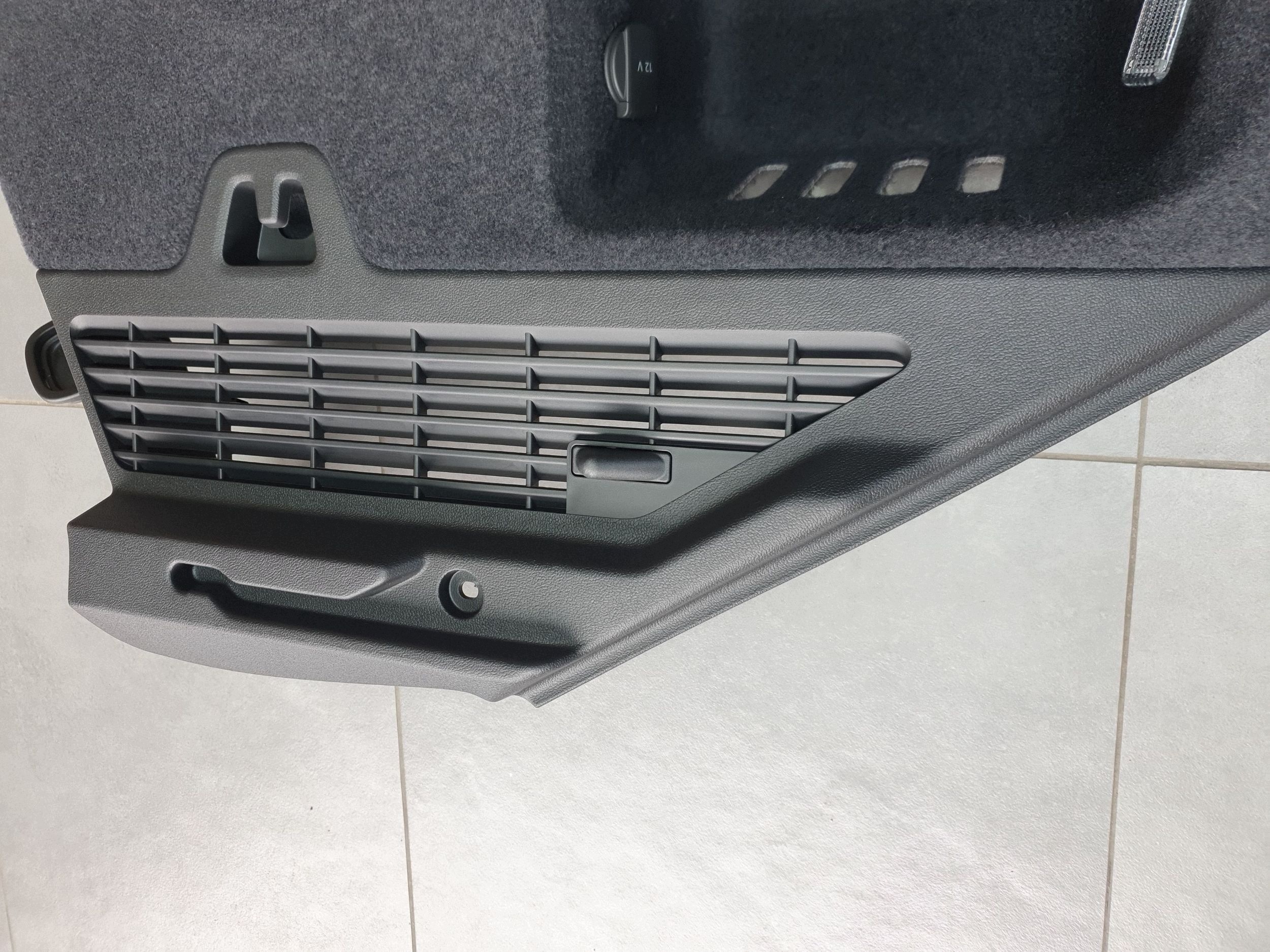Audi A3 8Y hb boot upholstery left 8Y4863879A