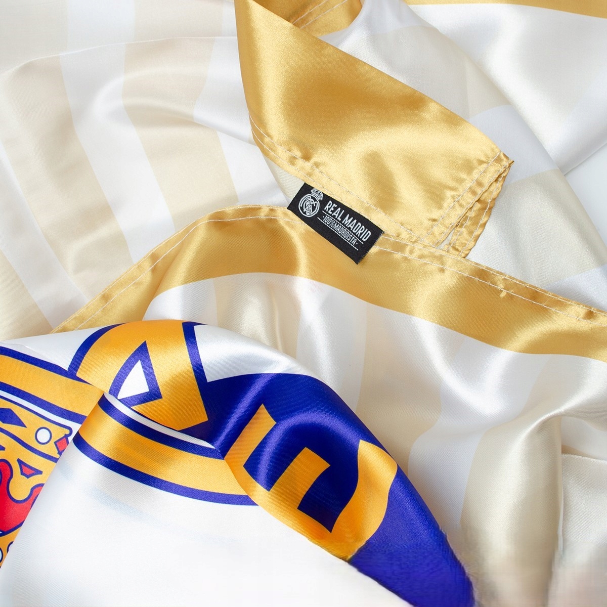 FLAGA REAL MADRYT 150 X 100 OFICJALNA FLAGA 578 Marka RM