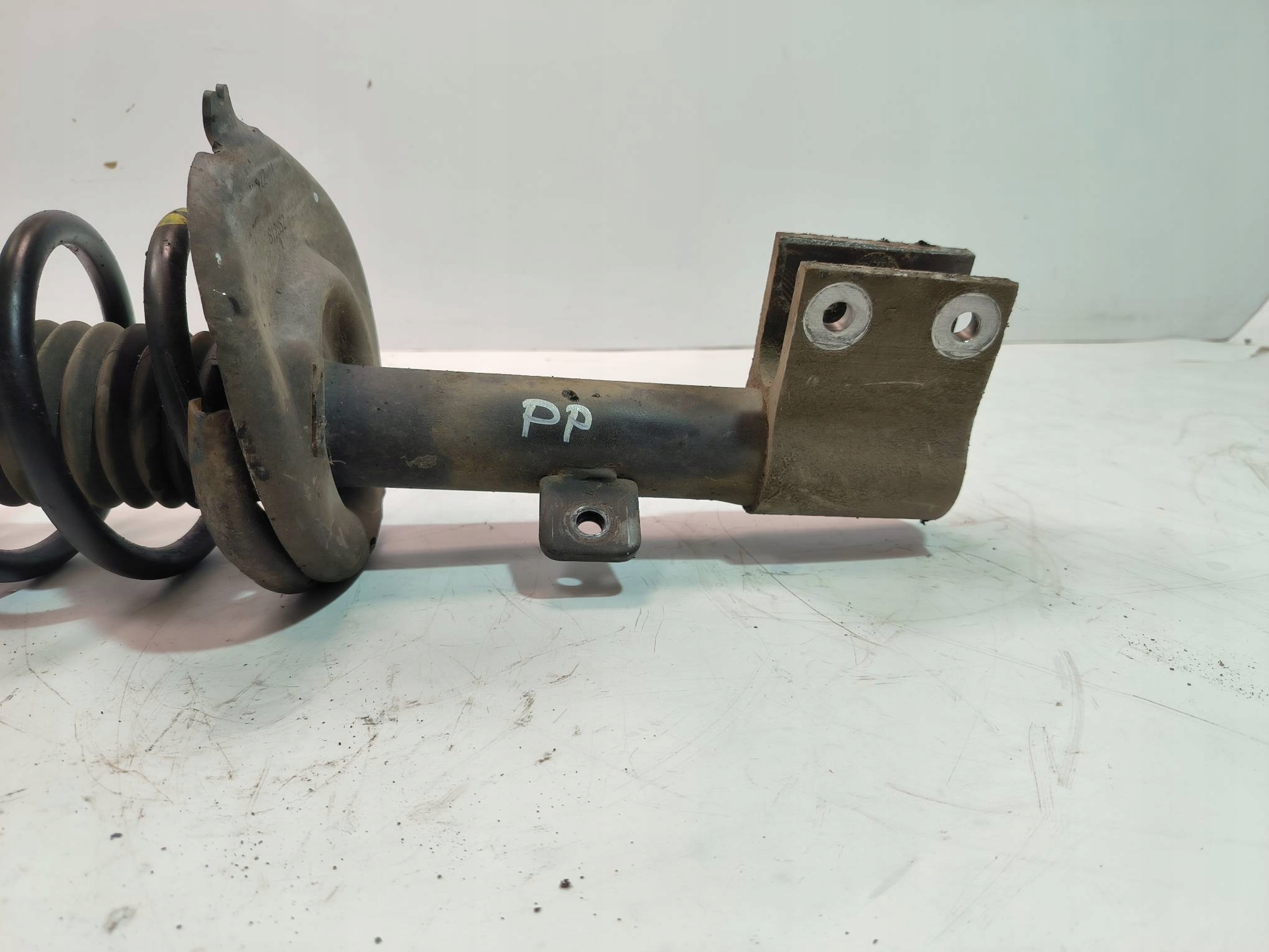 shock absorber right front PEUGEOT 5008 and