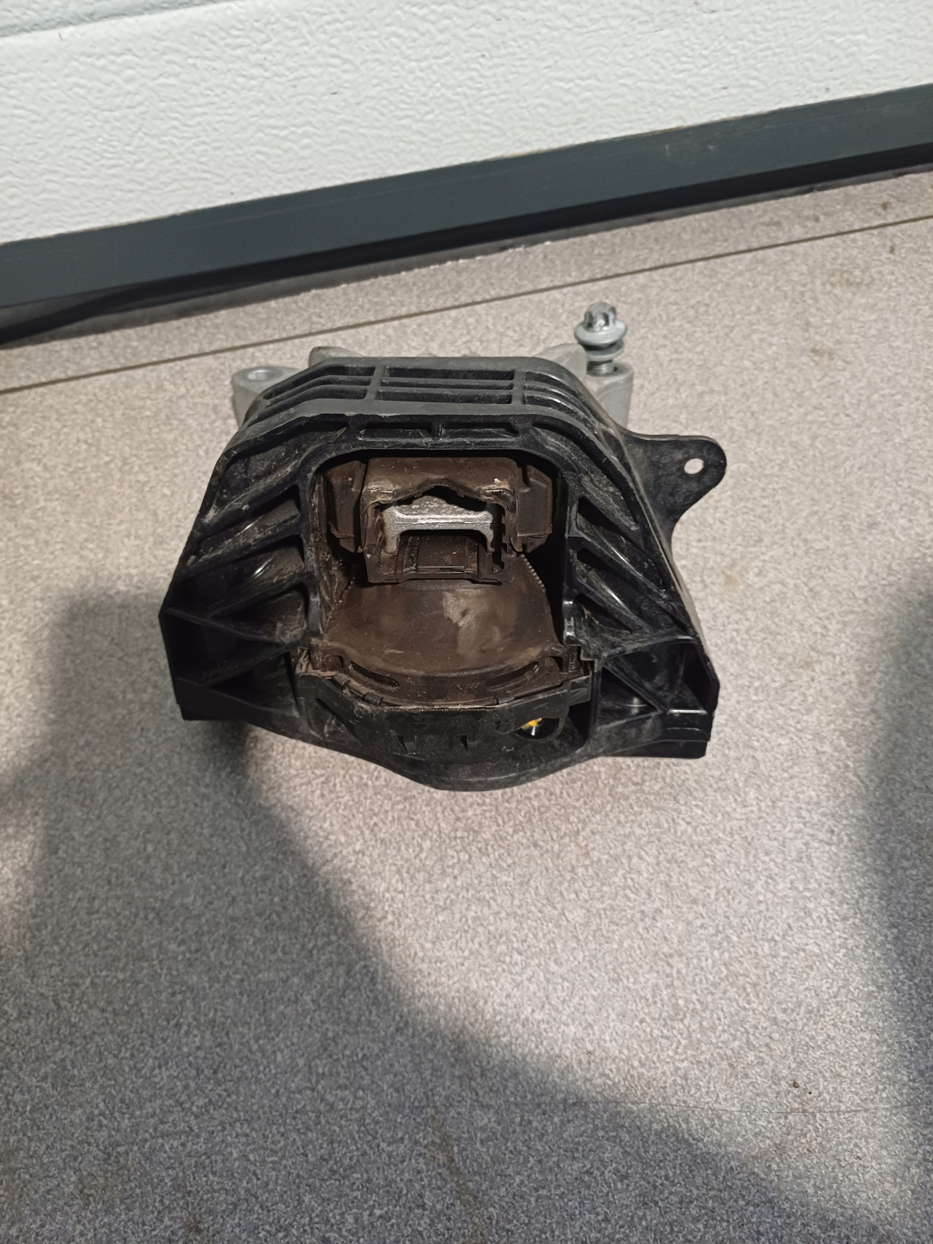 engine mount right PEUGEOT CITROEN OPEL 1,2 THP 243248