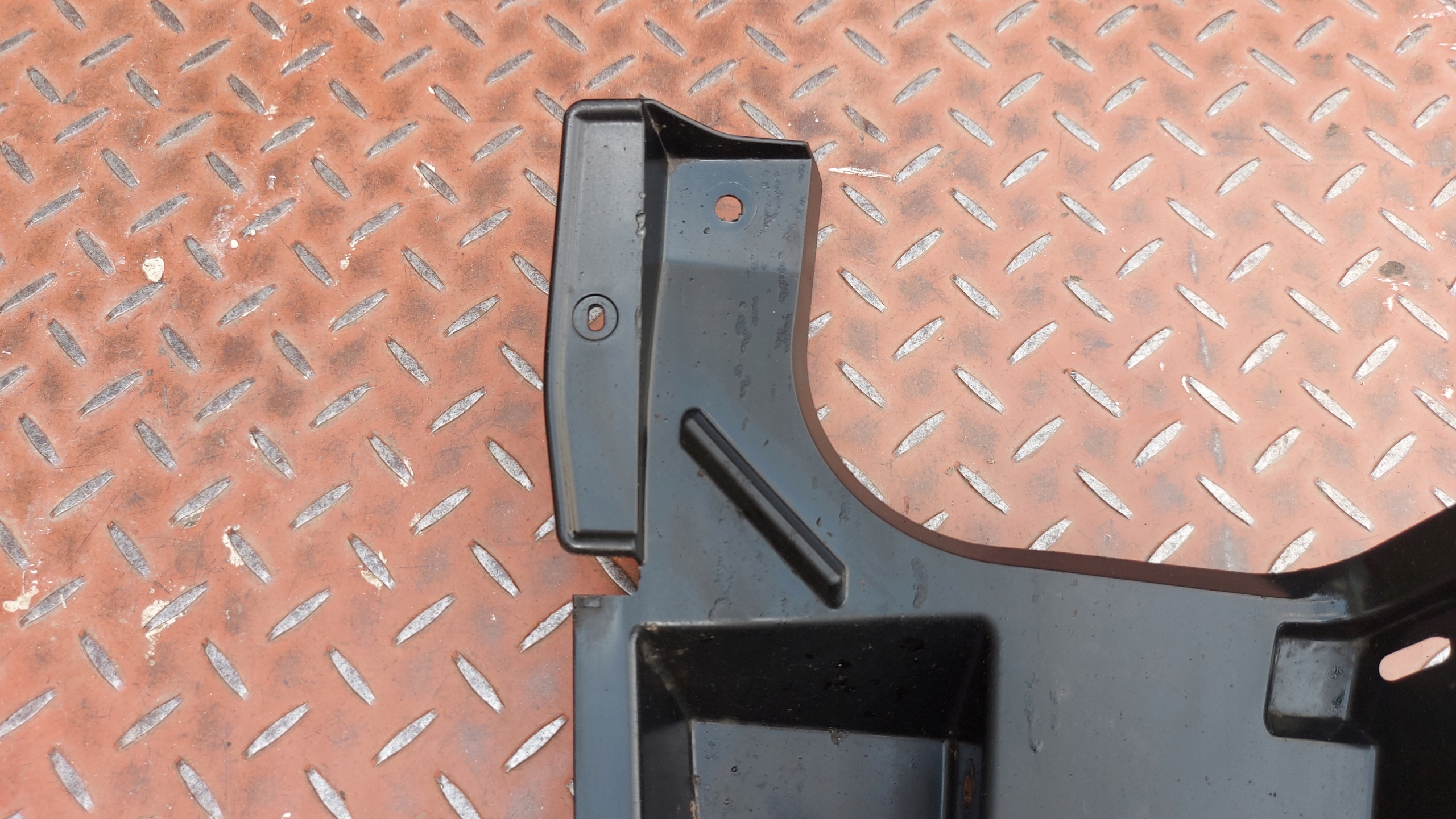 Schmutzfänger NADKOLA rechts heck TOYOTA COROLLA E16 E18 13-19