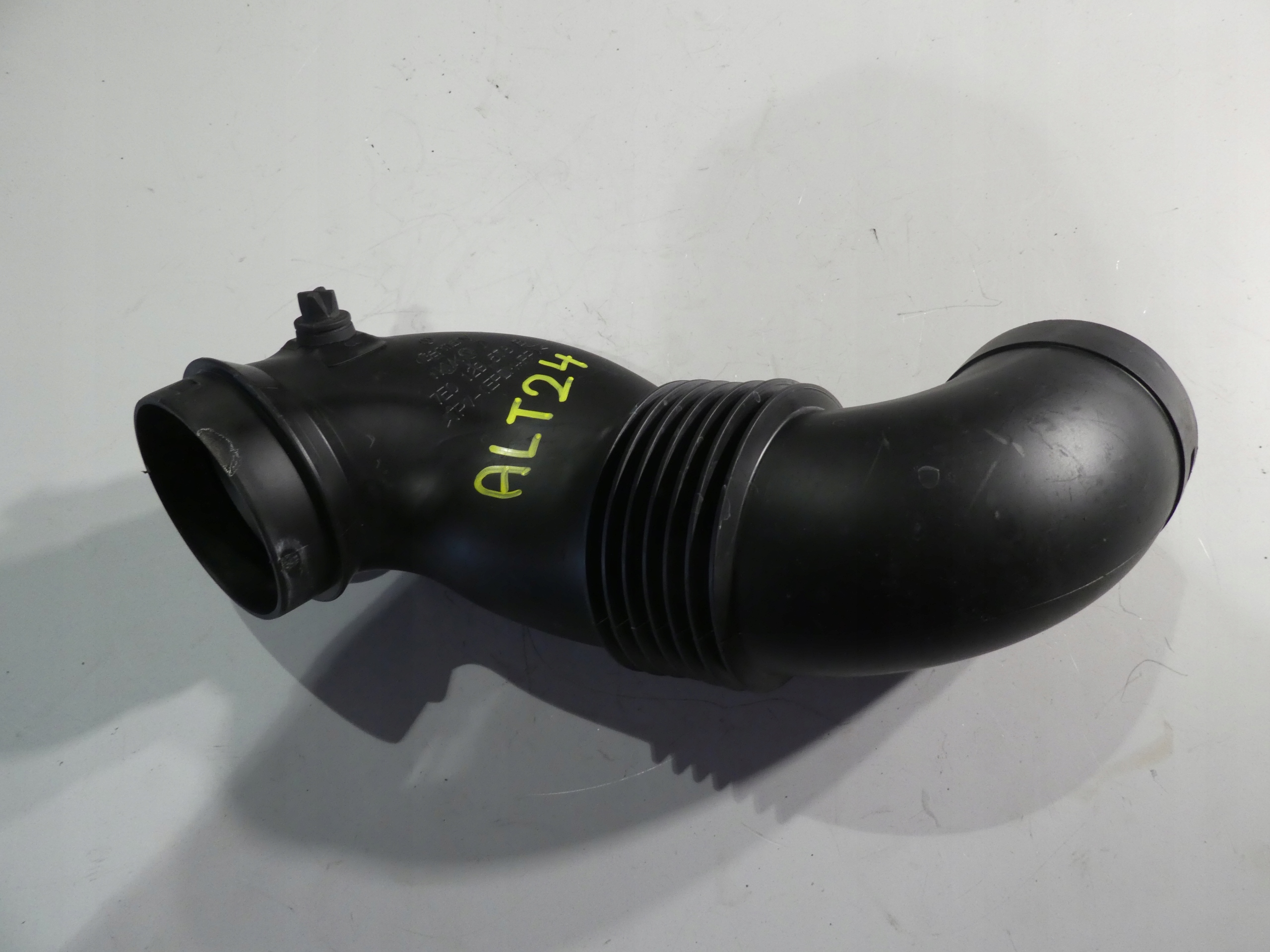 VW T6 pipe air hose 7E0129578B