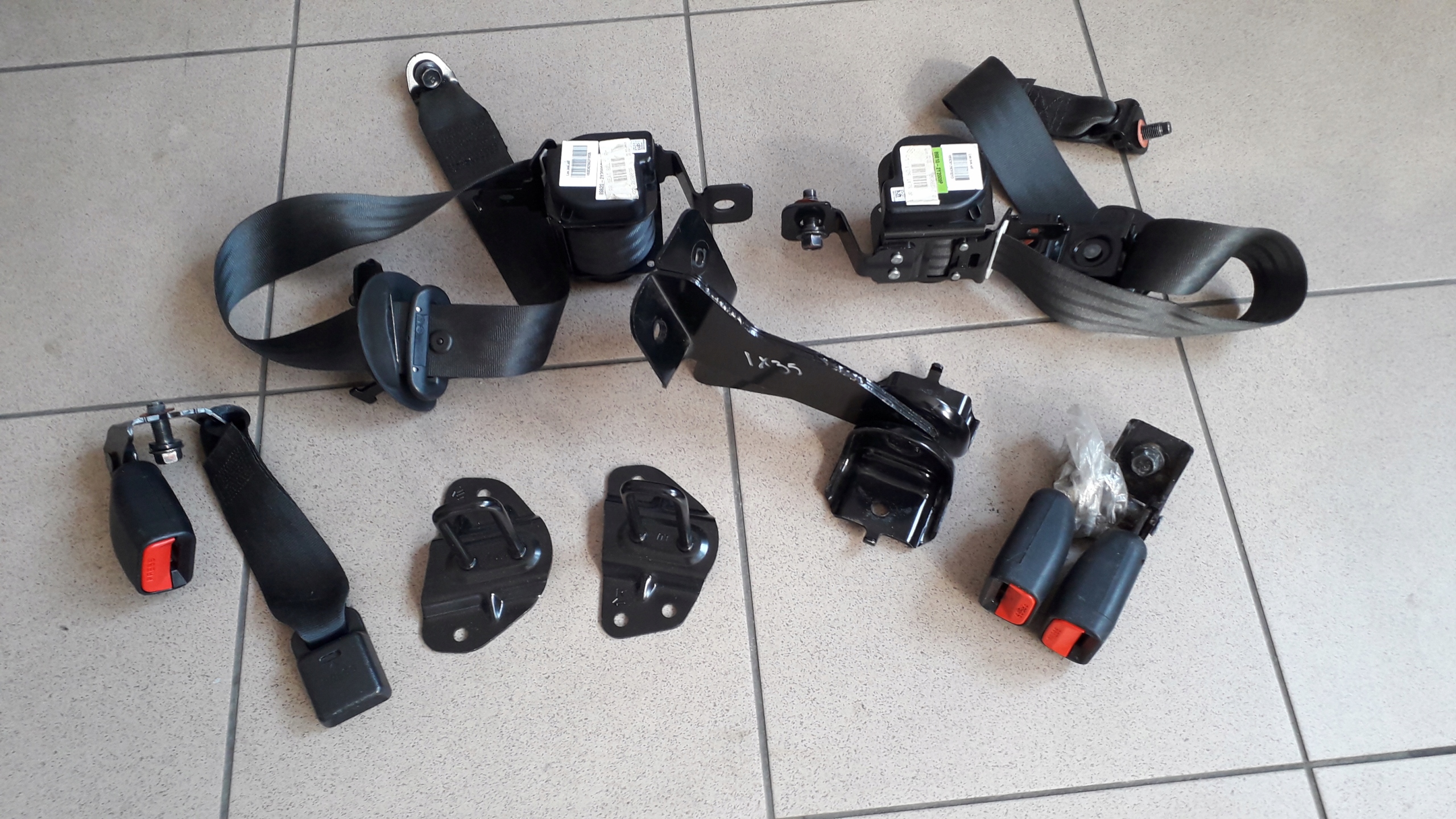 HYUNDAI IX35 КРЕПЕЖ КРЕПЛЕНИЯ СИДЕНЬЯ РЕМНИ ПОЛНЫЙ КОМПЛЕКТ