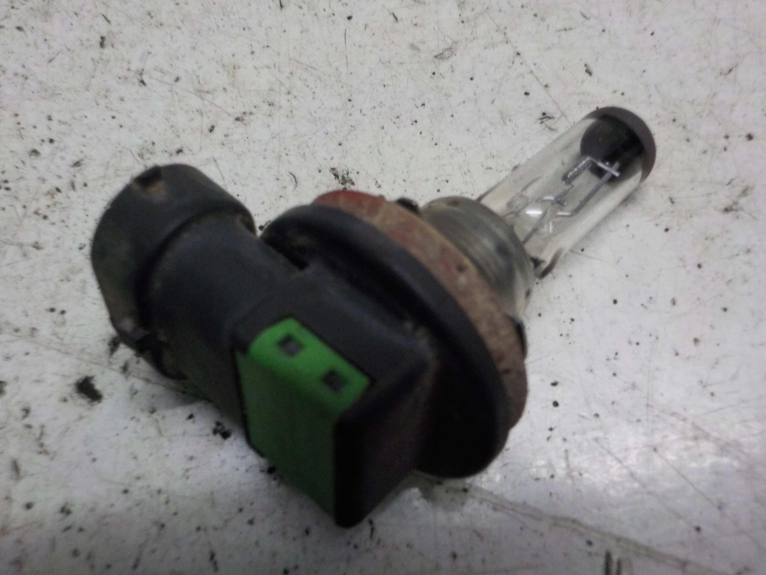 TATA SAFARI XENON OPRAWKA ŻARÓWKI