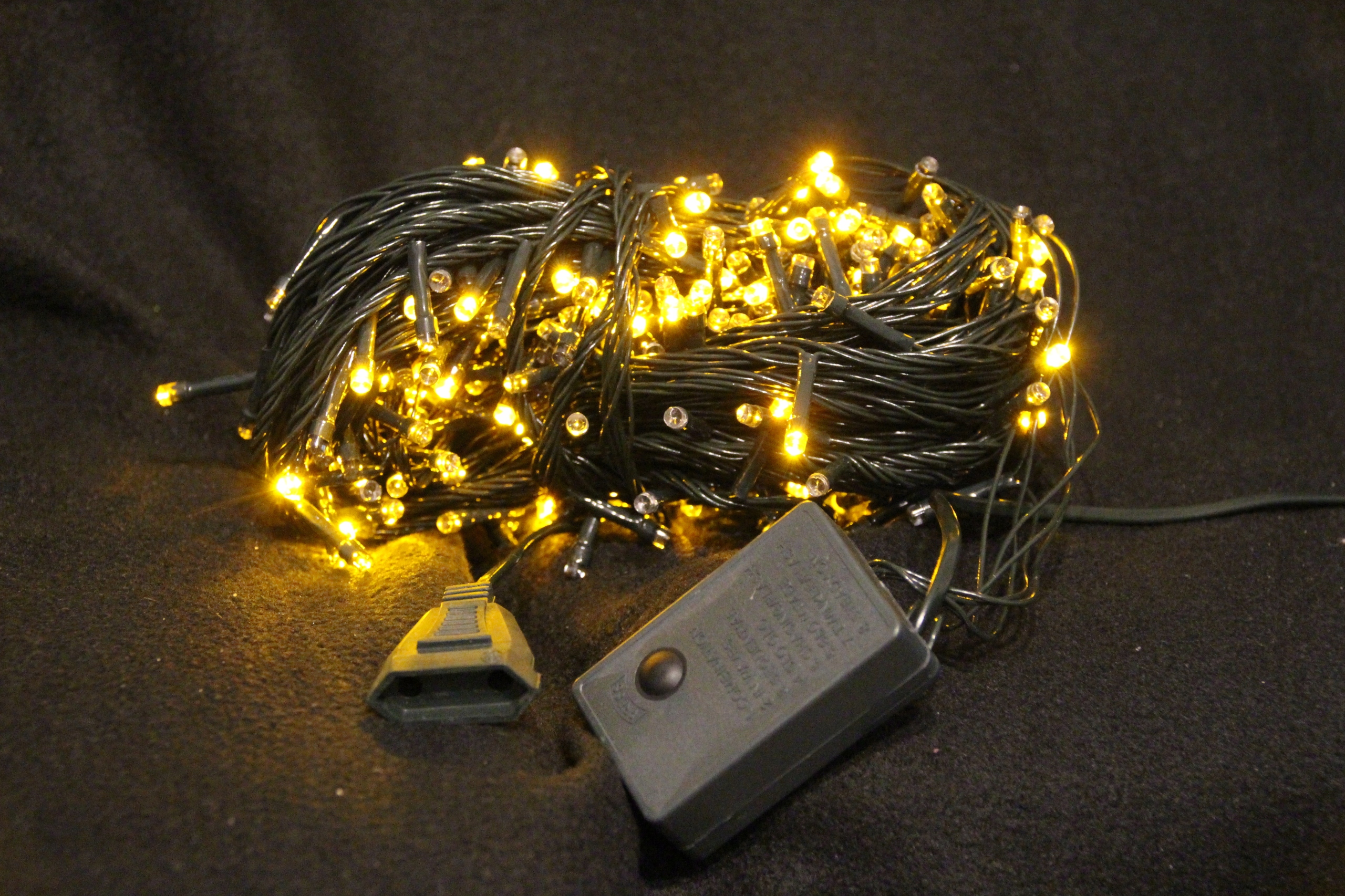 LAMPKI CHOINKOWE 100 LED ŻÓŁTE WEW/ZEW 8 M PROGRAM Zasilanie sieciowe