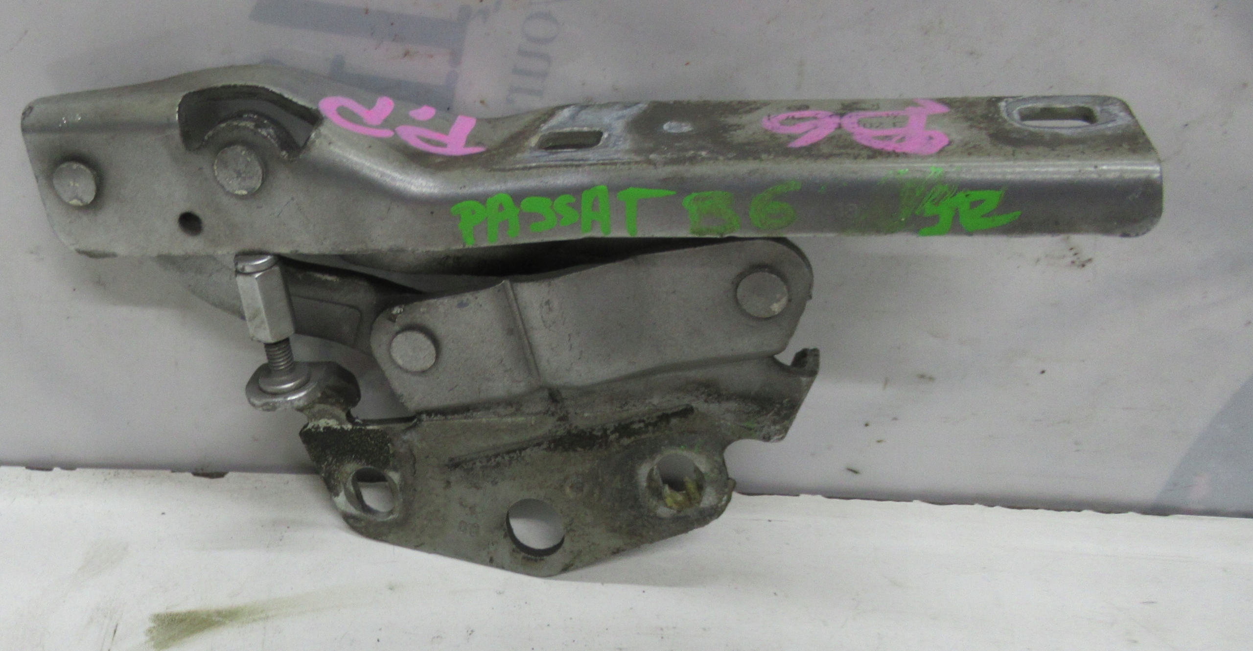 VW PASSAT B6 bonnet hinges 3C0823301E