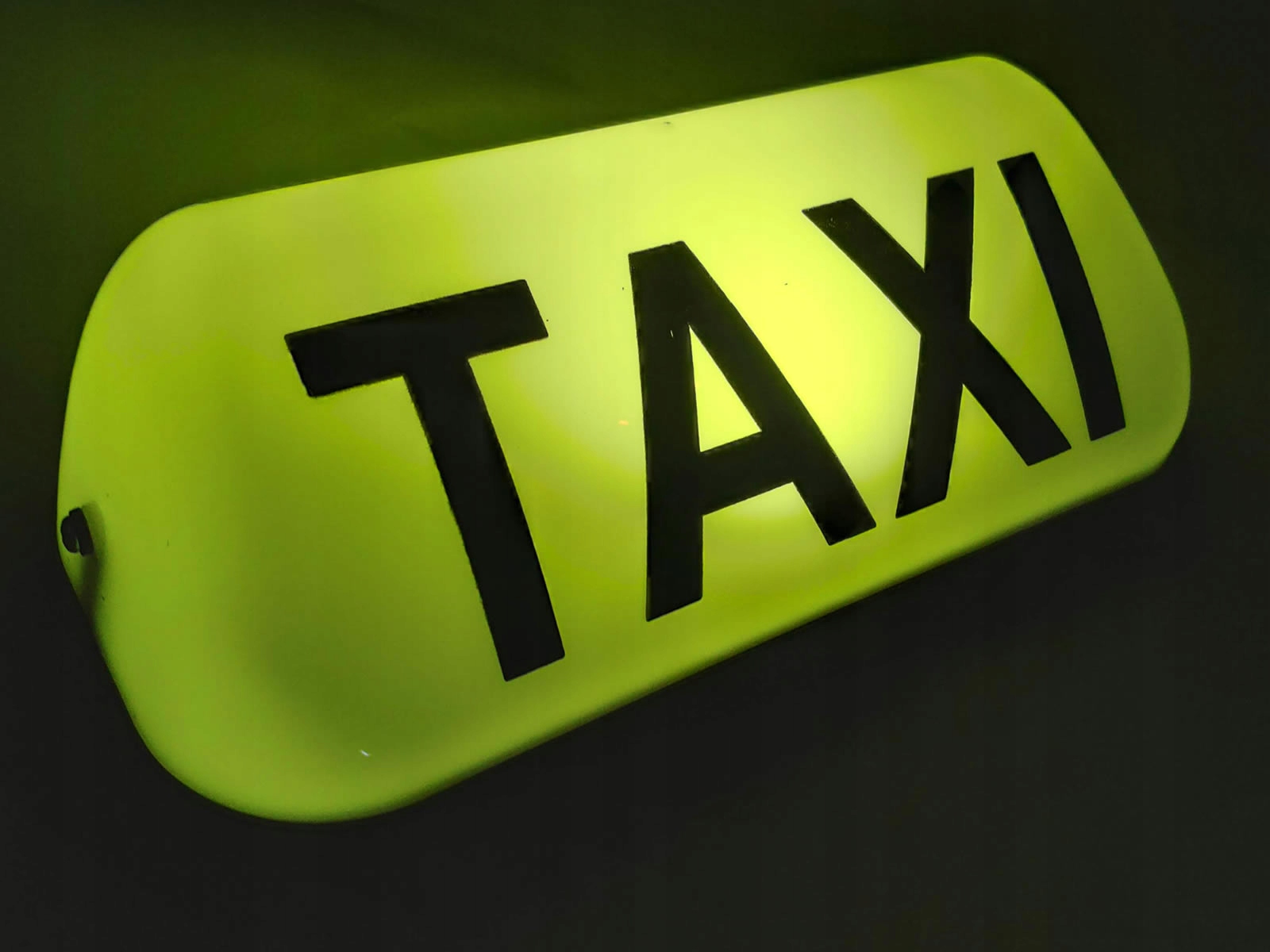 BEZPRZEWODOWA LAMPA KOGUT TAXI LED NA PILOTA ŻÓŁTA Numer katalogowy części 43232