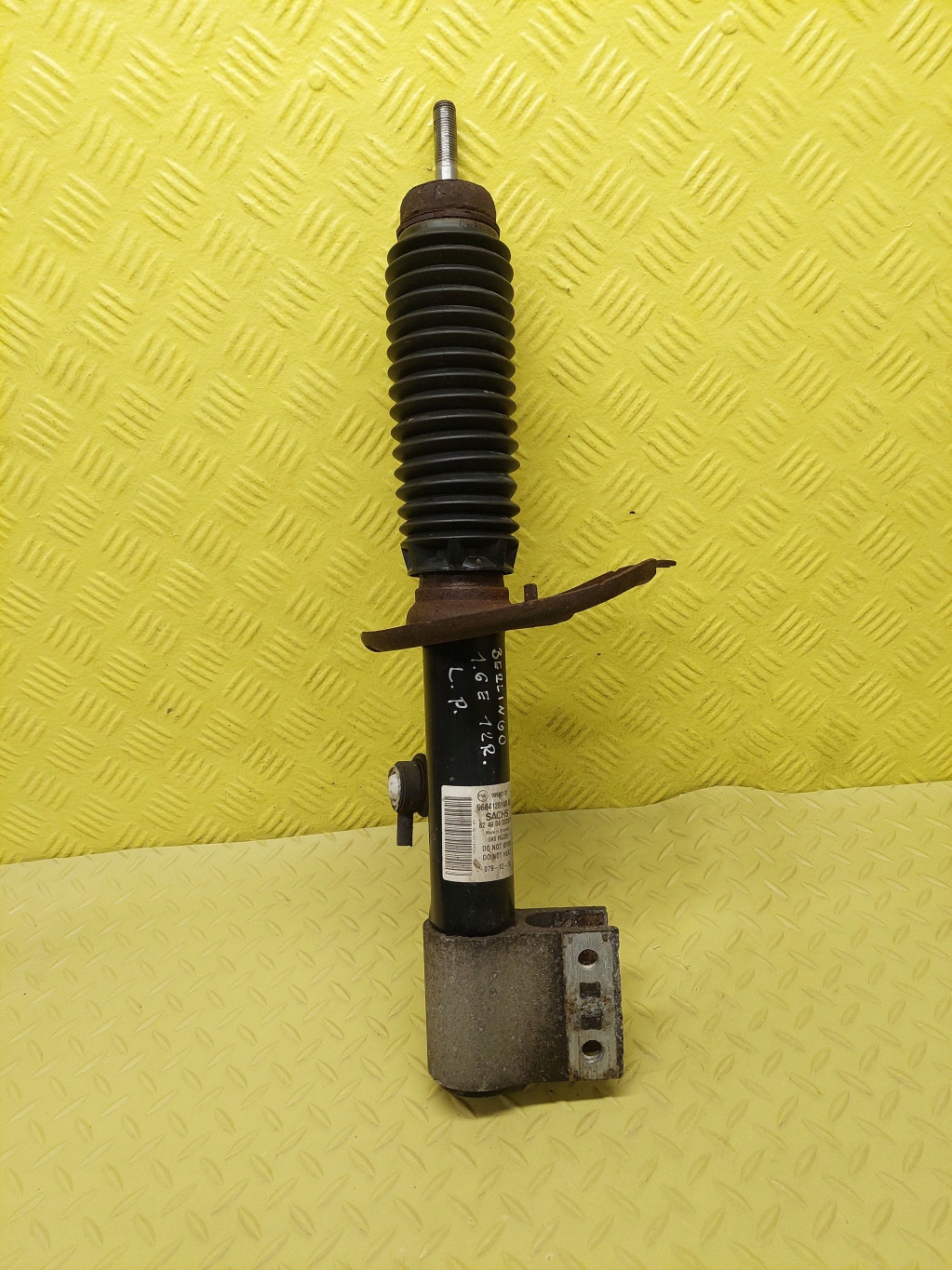 CITROEN BERLINGO III 1.6 VTI shock absorber left front 824904003911