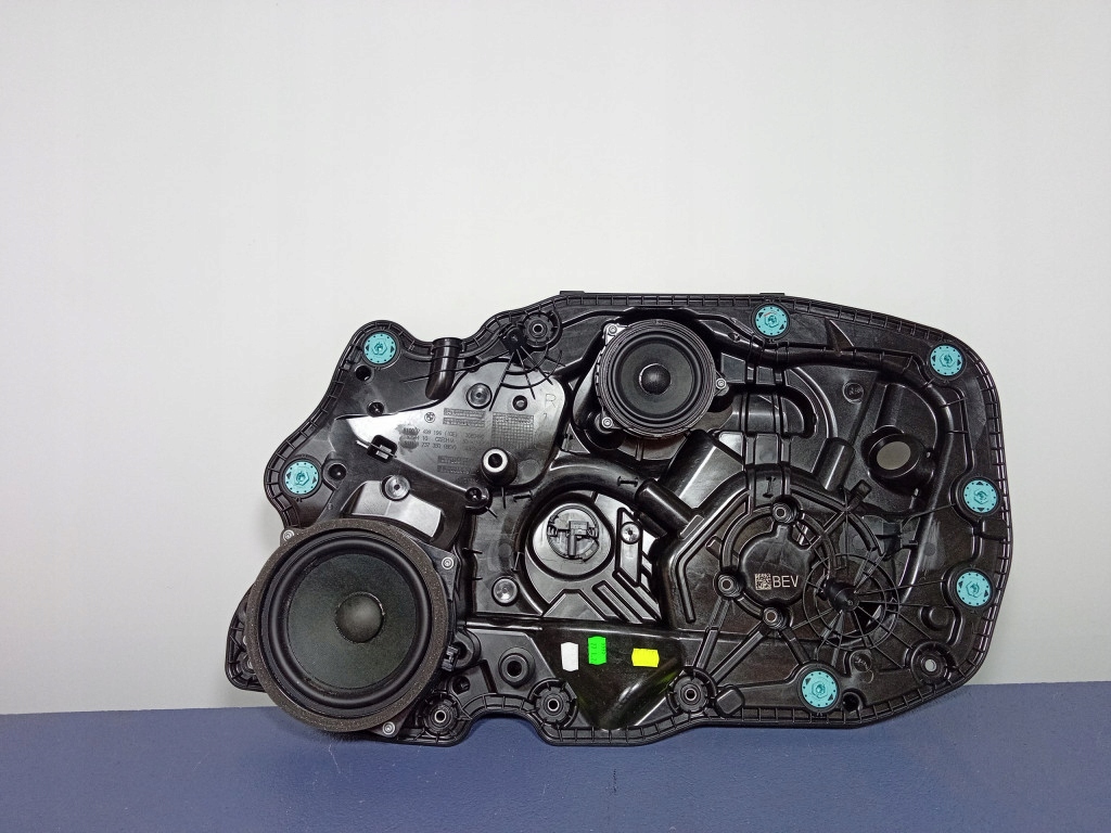 BMW I4 G26 крышка Двери передняя правая передних 8737350