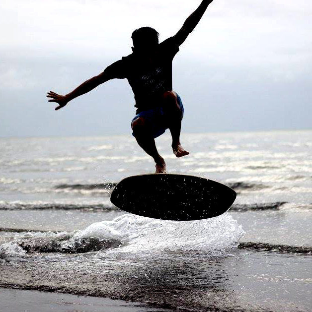 Skimboard GoZone TROPIC Red skimboarding HPL roz M Kolor dominujący pomarańcze i czerwienie