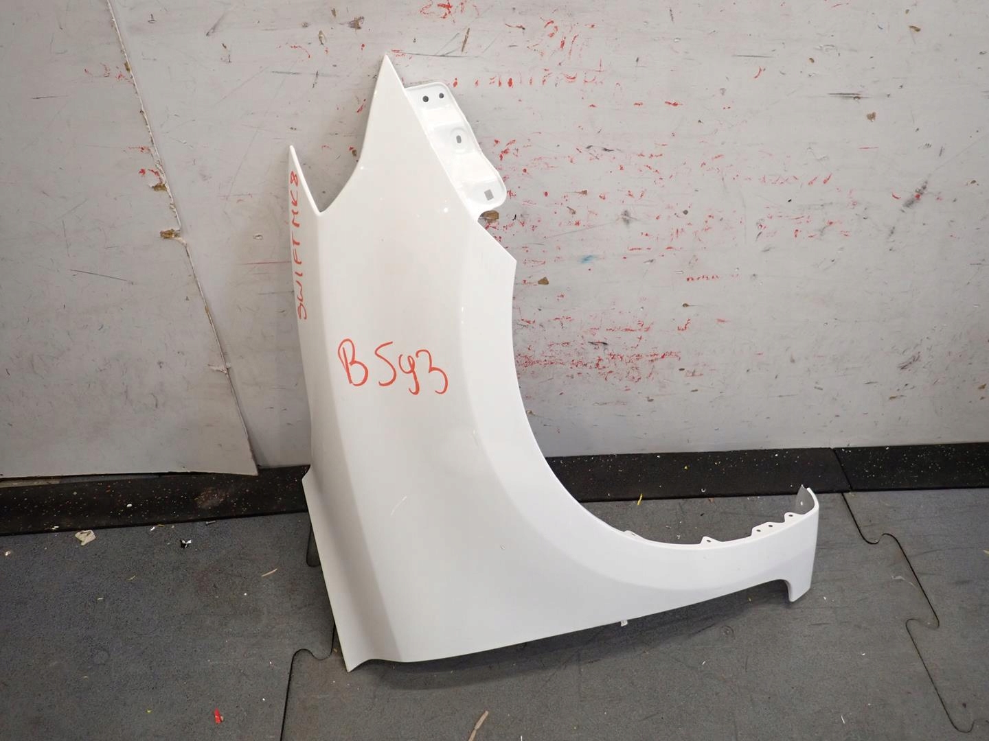 fender front front right SUZUKI SWIFT MK8 2017