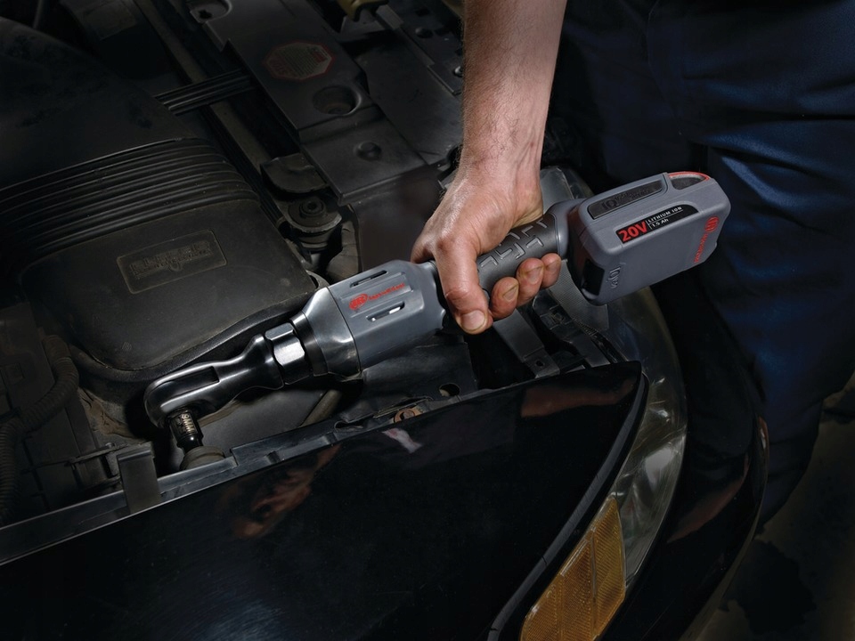 AKUMULATOROWY KLUCZ ZAPADKOWY INGERSOLL RAND R3150 1/2 CALA Prędkość obrotowa 225 obr./min