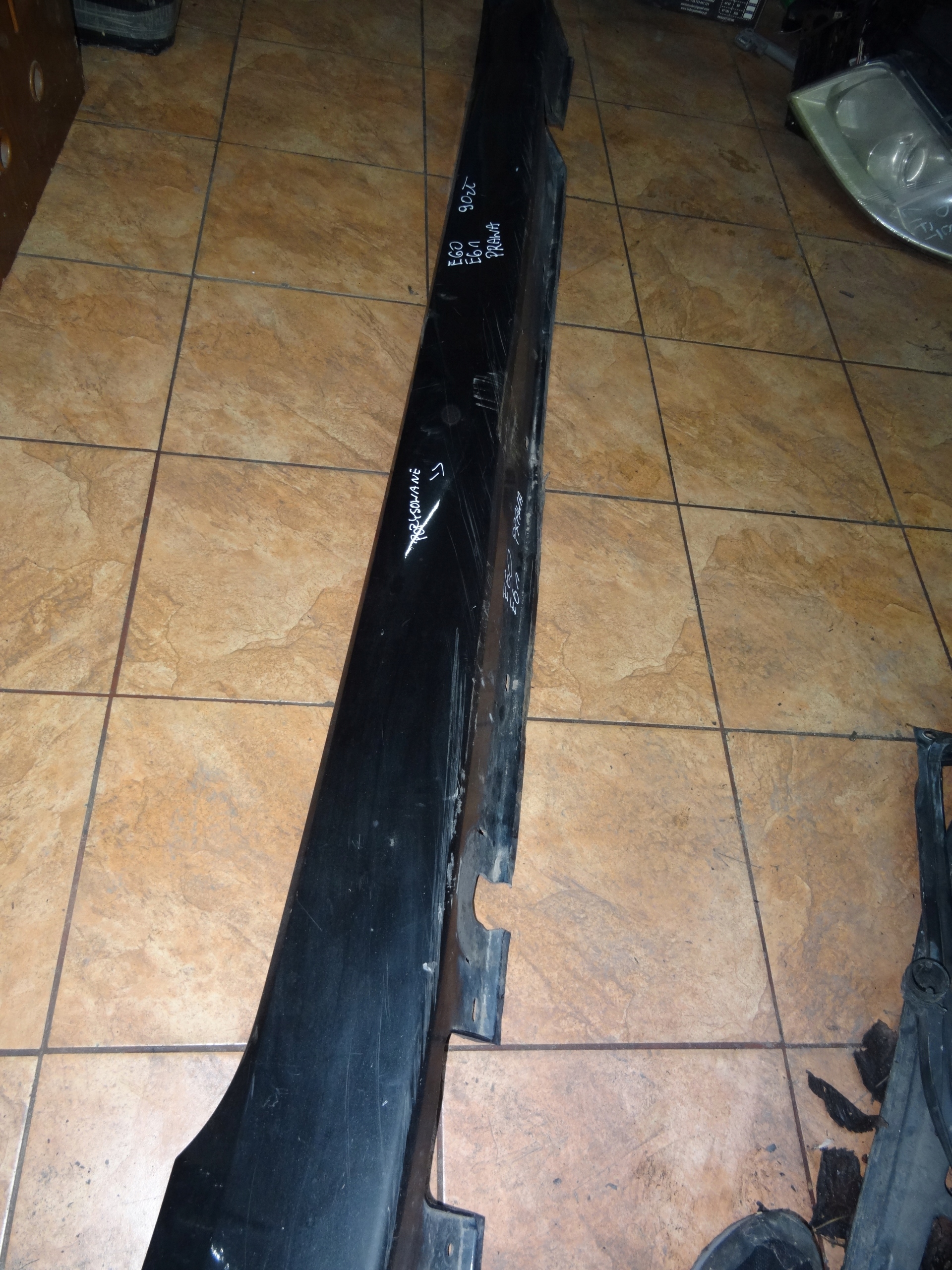 BMW E60 E61 LISTWA PROGOWA PRAWA 7178122