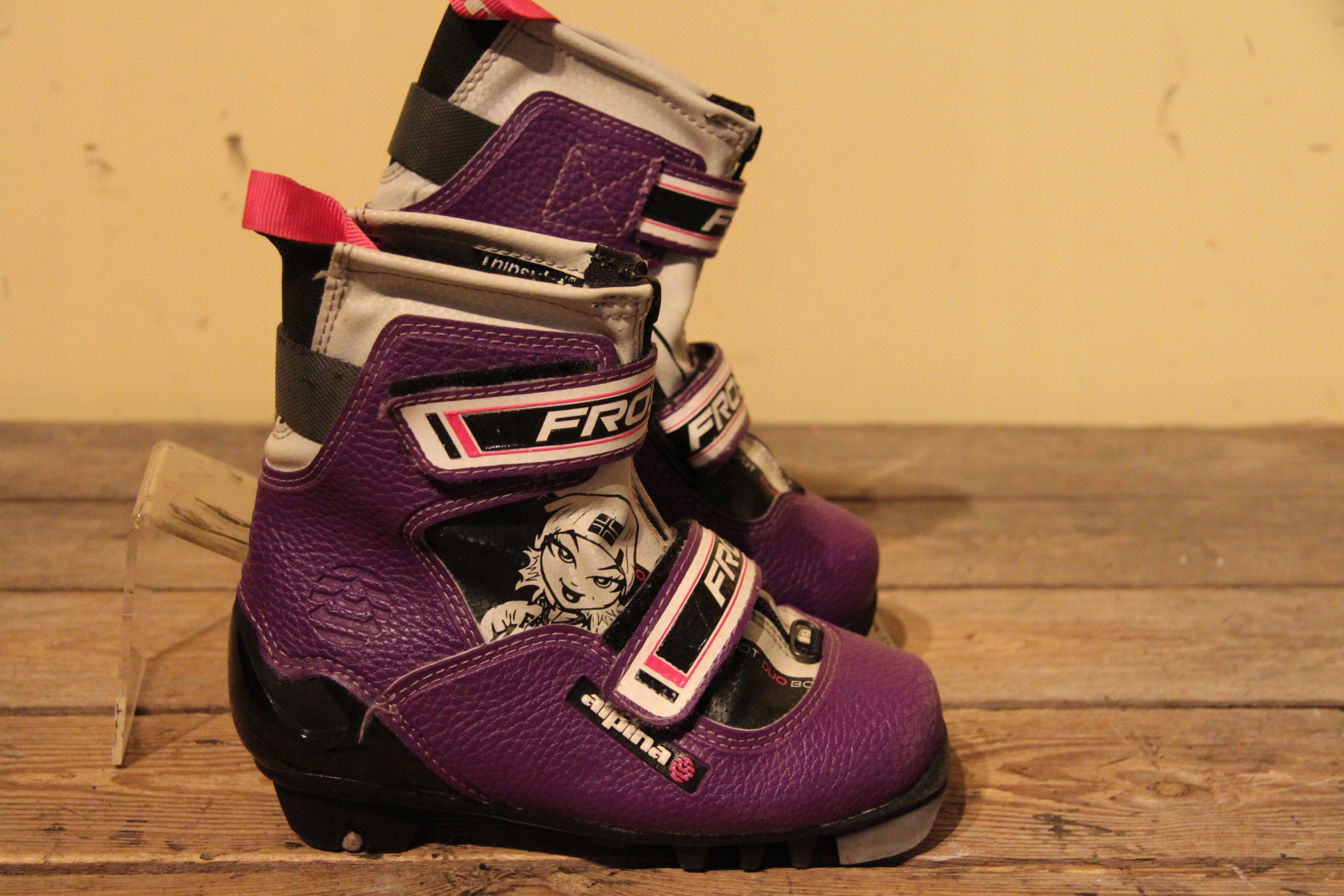 ALPINA FROST NNN - ROZ.29/18,5CM - OCIEPLONE