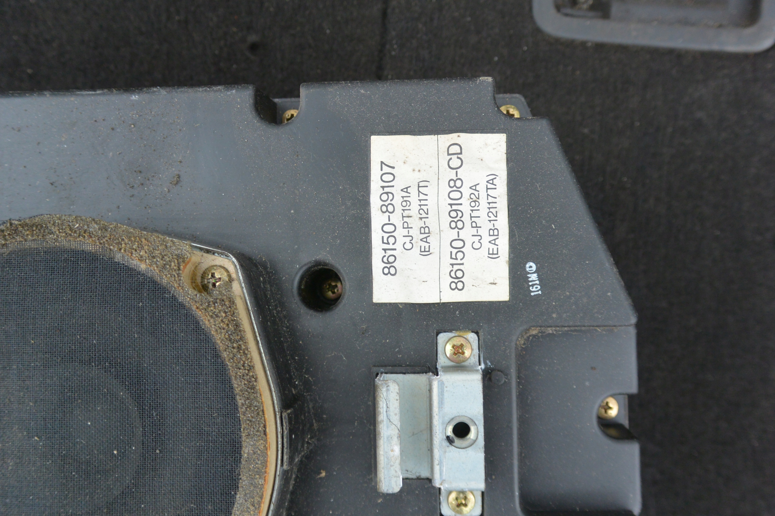 speaker SUBWOOFER rear part KPL TOYOTA 4RUNNER II