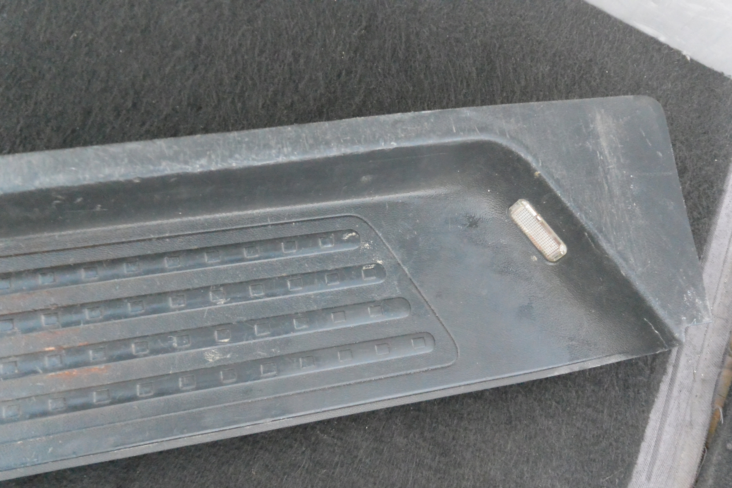 STOPIEN threshold right rear part VW TRANSPORTER T5