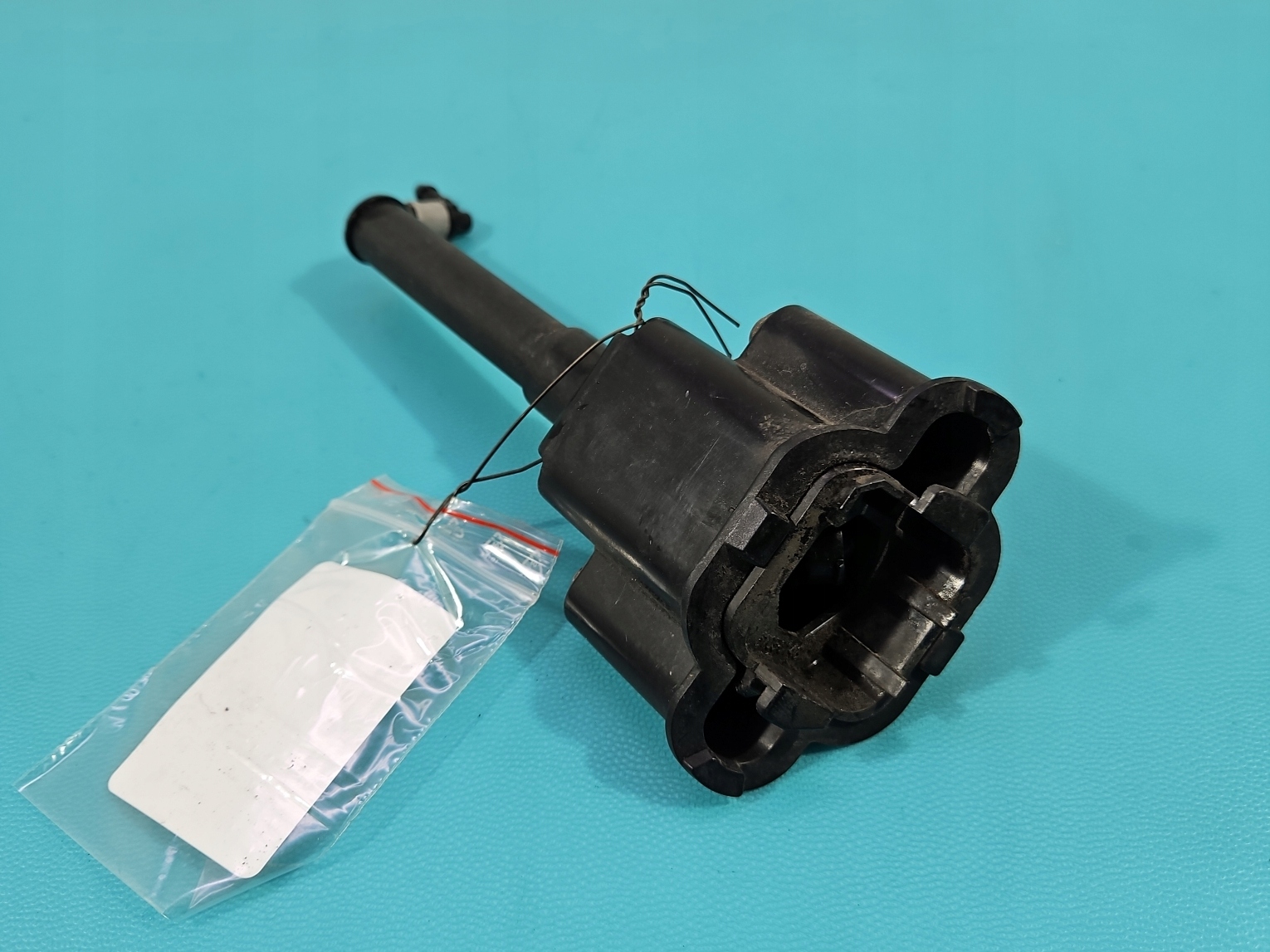 SPRYSKIWACZ REFLEKTORA PRAWY TOYOTA COROLLA E16 E18 13- 85207-02180 C