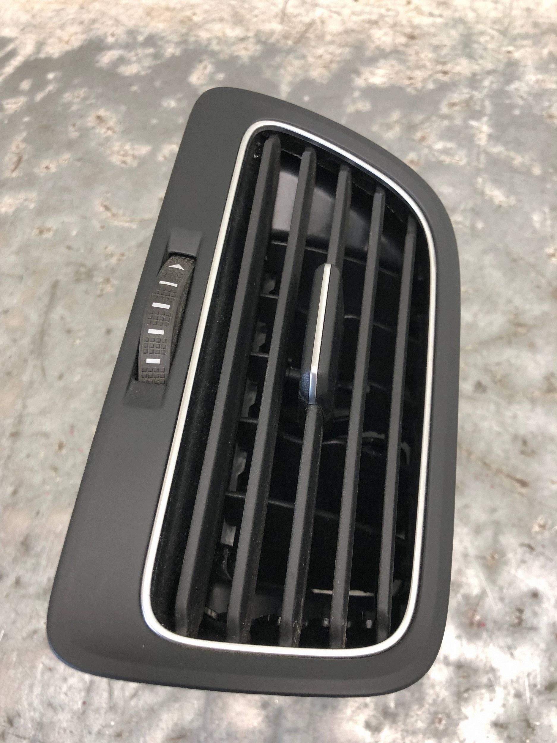 grid air conditioning devices right front VW GOLF VII LIFT 5G1819710B