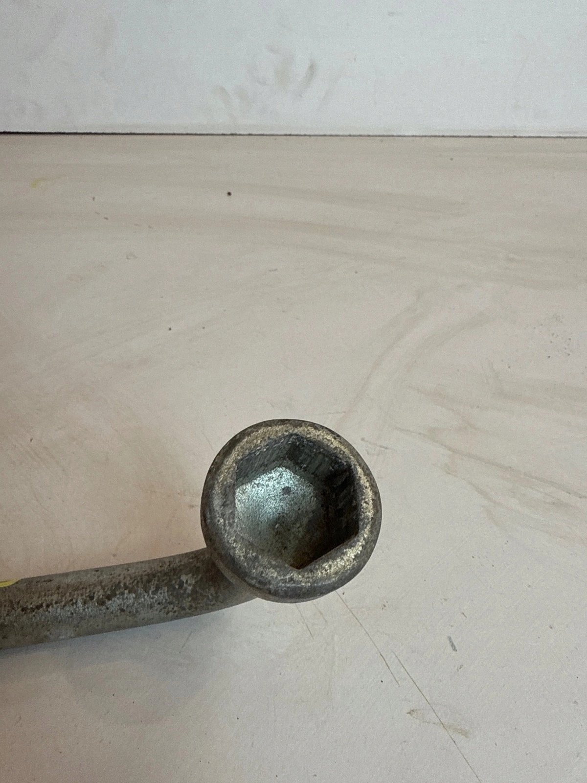 lock with key do der Räder Iveco Daily 24mm