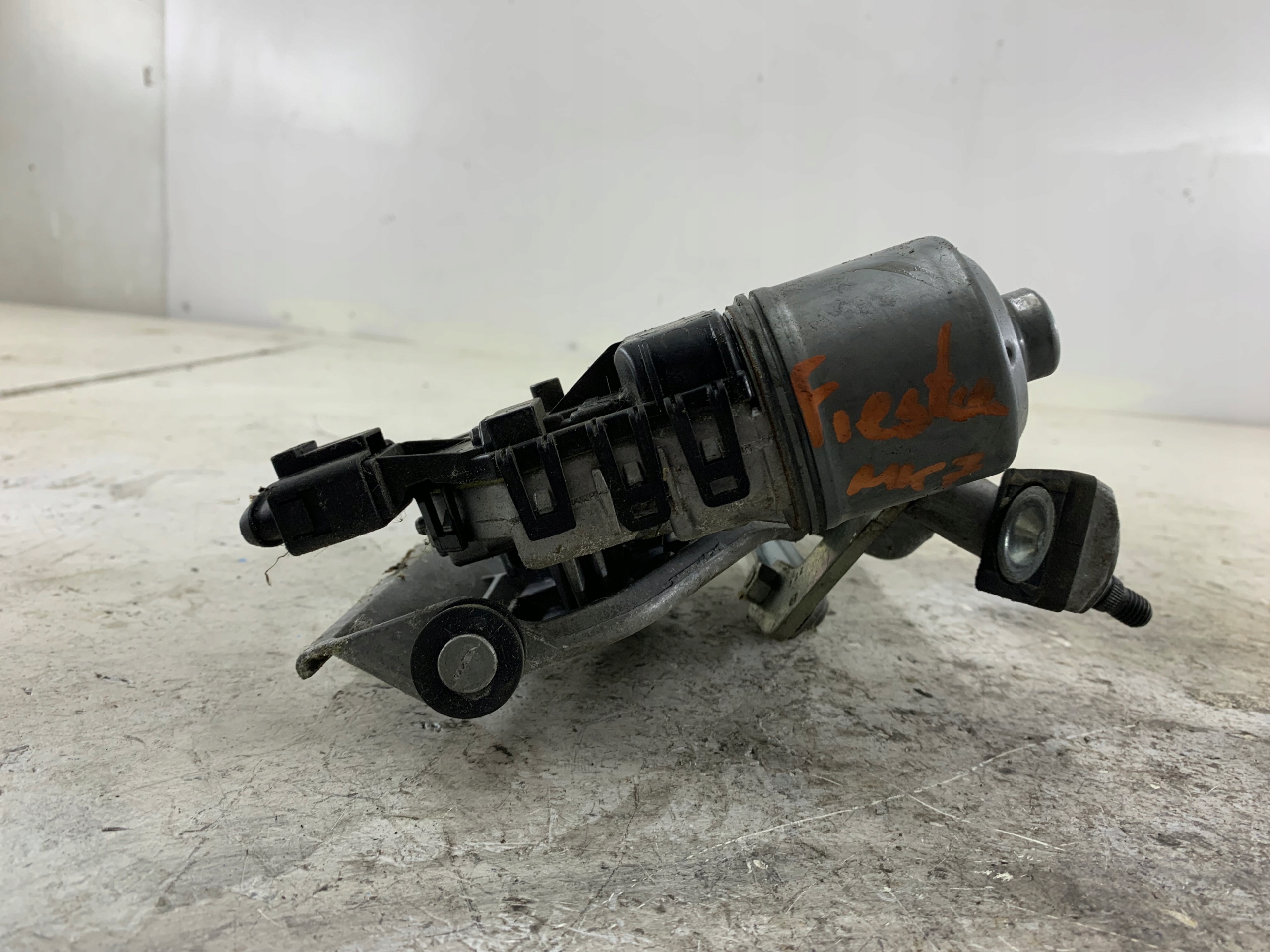FORD FIESTA MK7 wiper mechanism front 8A6117B571AB