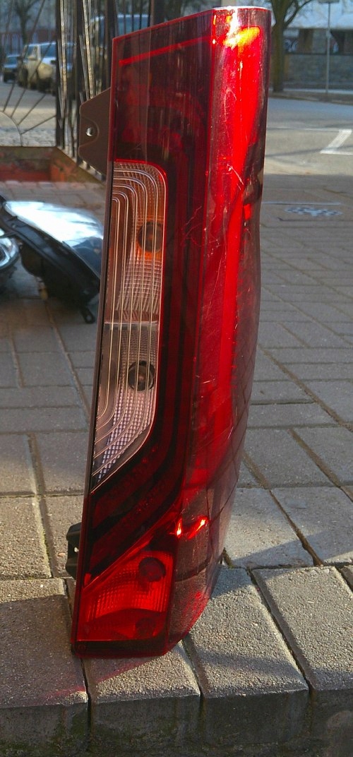MERCEDES SPRINTER W907 W910 PRAWA TYLNA LAMPA LED ORYGINAŁ