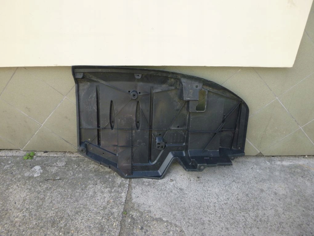 Toyota Corolla XI E16 2013- cover chassis
