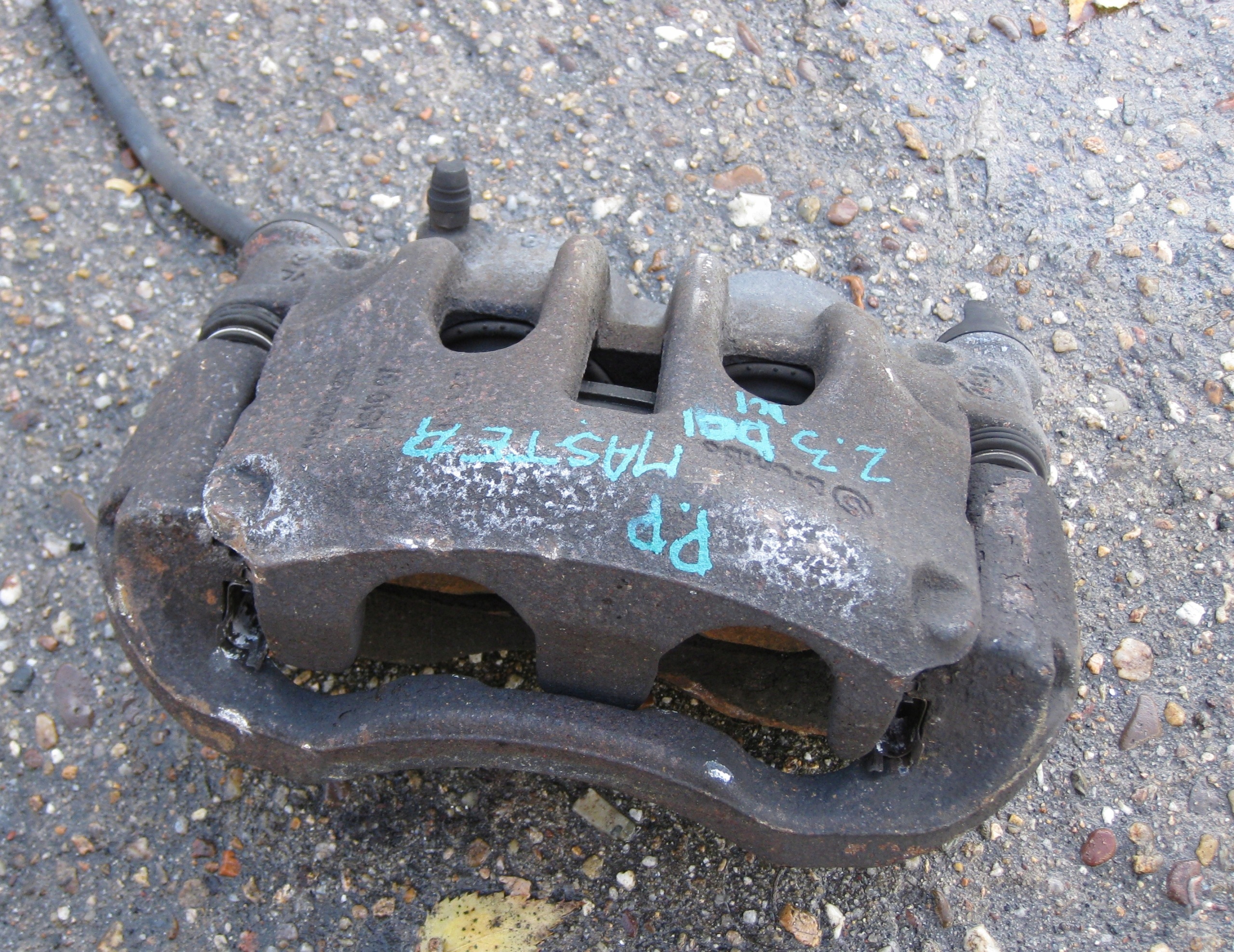 RENAULT MASTER III MOVANO 2.3 DCI caliper brake right front