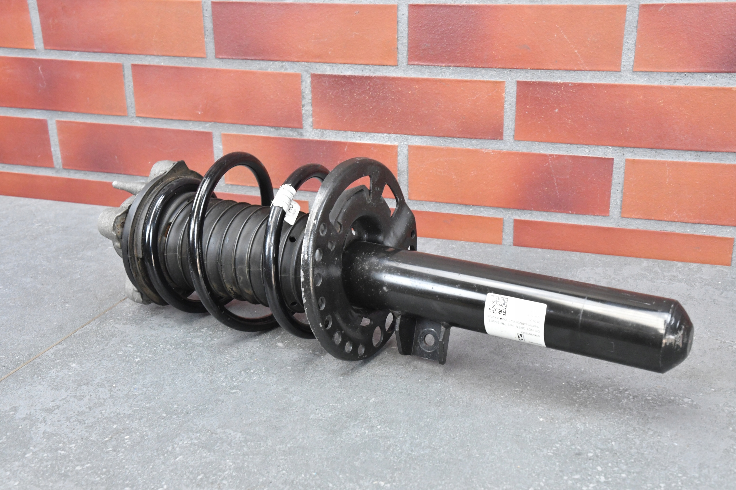 shock absorber right front front BMW 4 G26 6879366