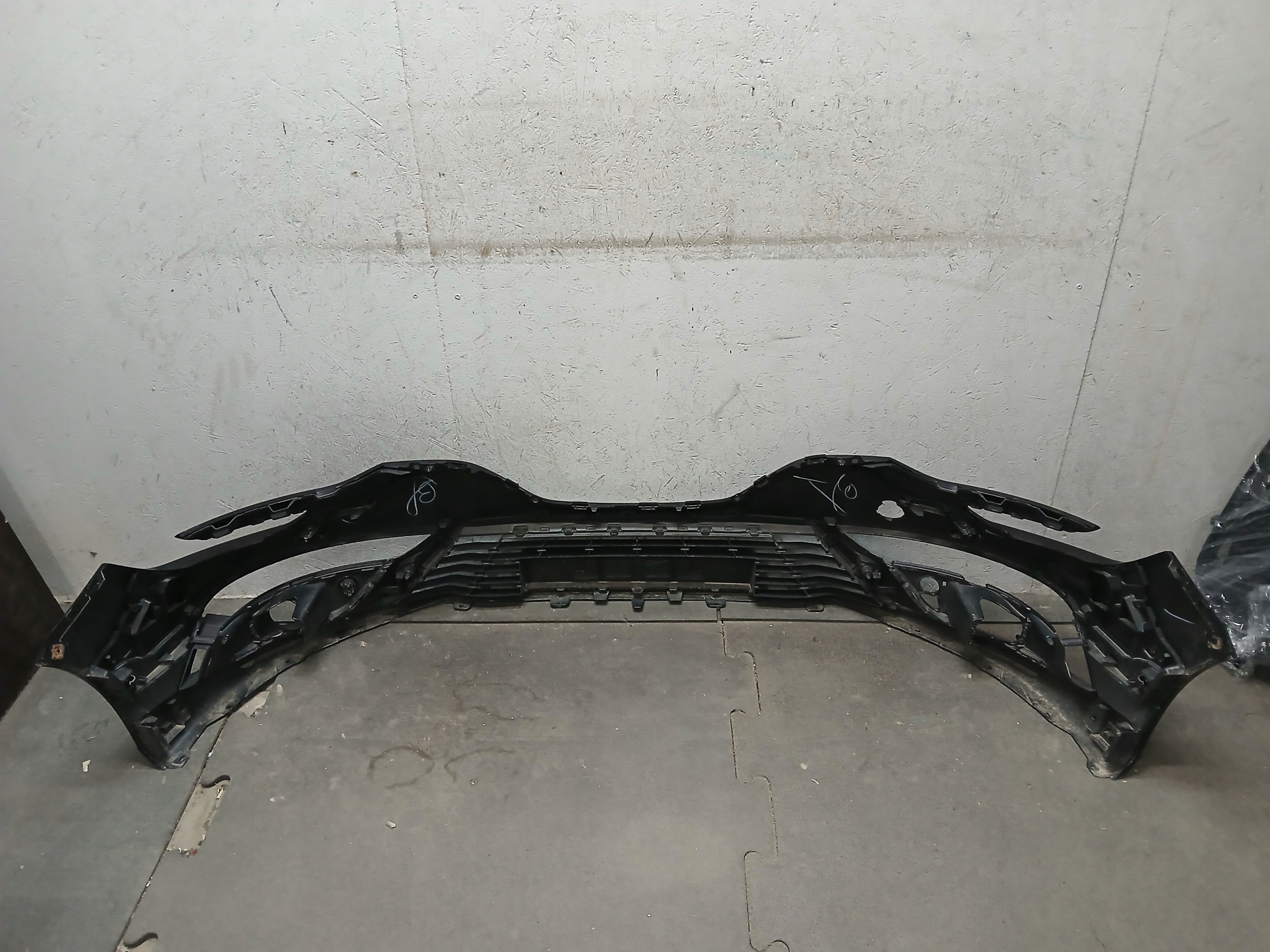 nárazník předek RENAULT MEGANE IV 4