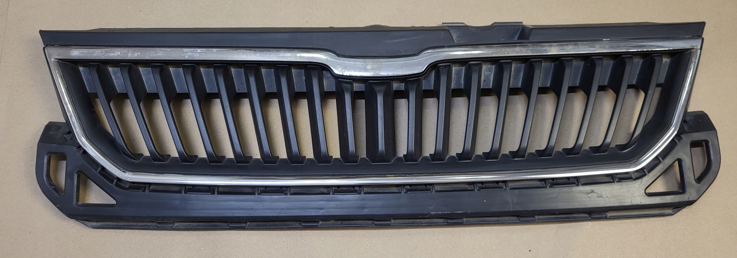 grill grille grid front SKODA CITIGO 1ST853653 OE