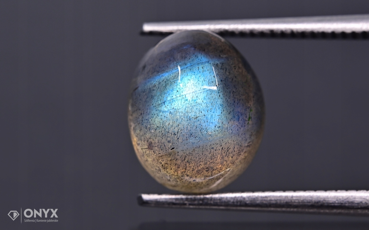 Labradorit kabošon A ovál 9,5x8 mm