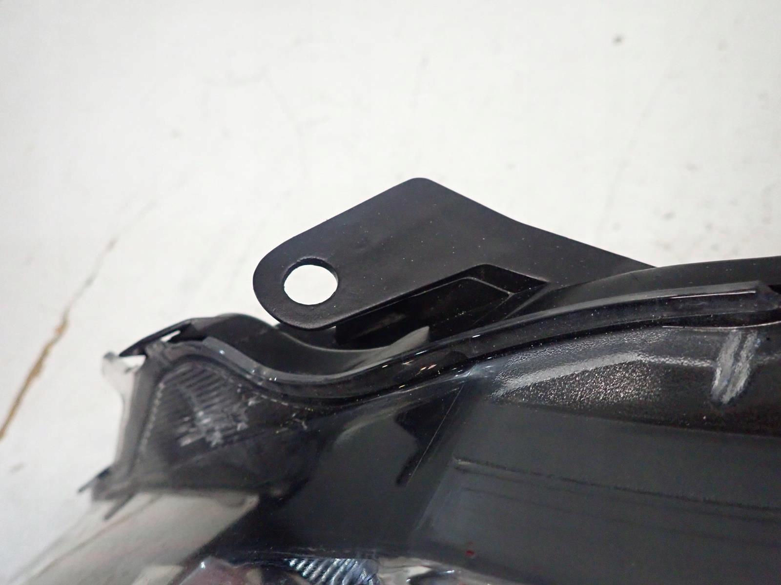light front left TOYOTA YARIS III LIFT 2014