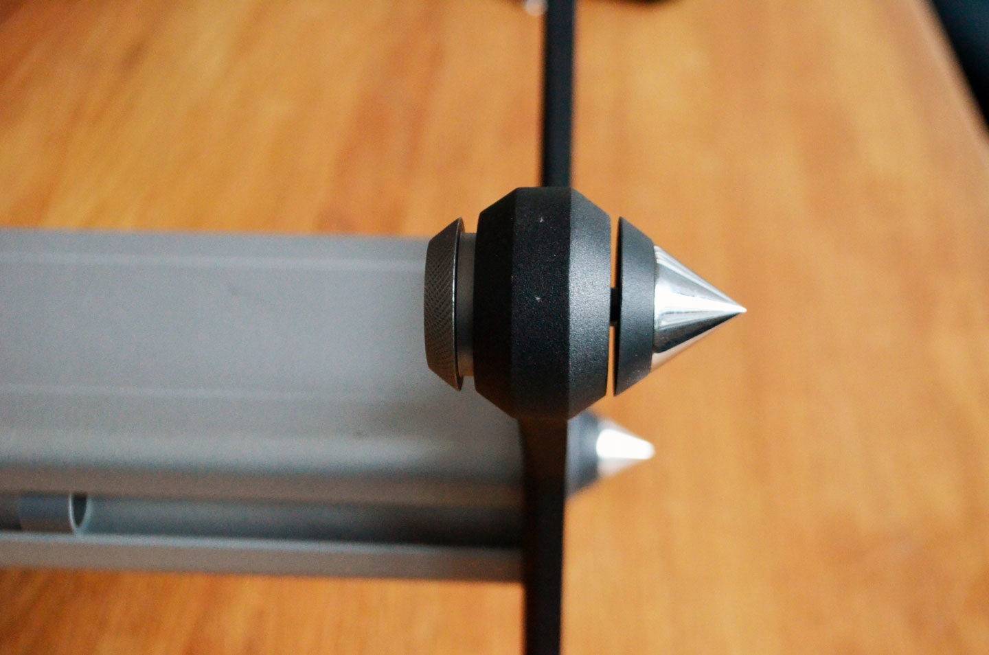 MONITOR AUDIO STAND GOLD 100 I STUDIO DEDYKOWANE, SOLIDNE STANDY, PODSTAWKI Maksymalny udźwig 30 kg