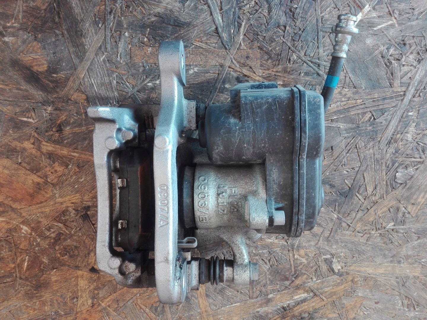 caliper rear part right left electrical QASHQAI II LIFT