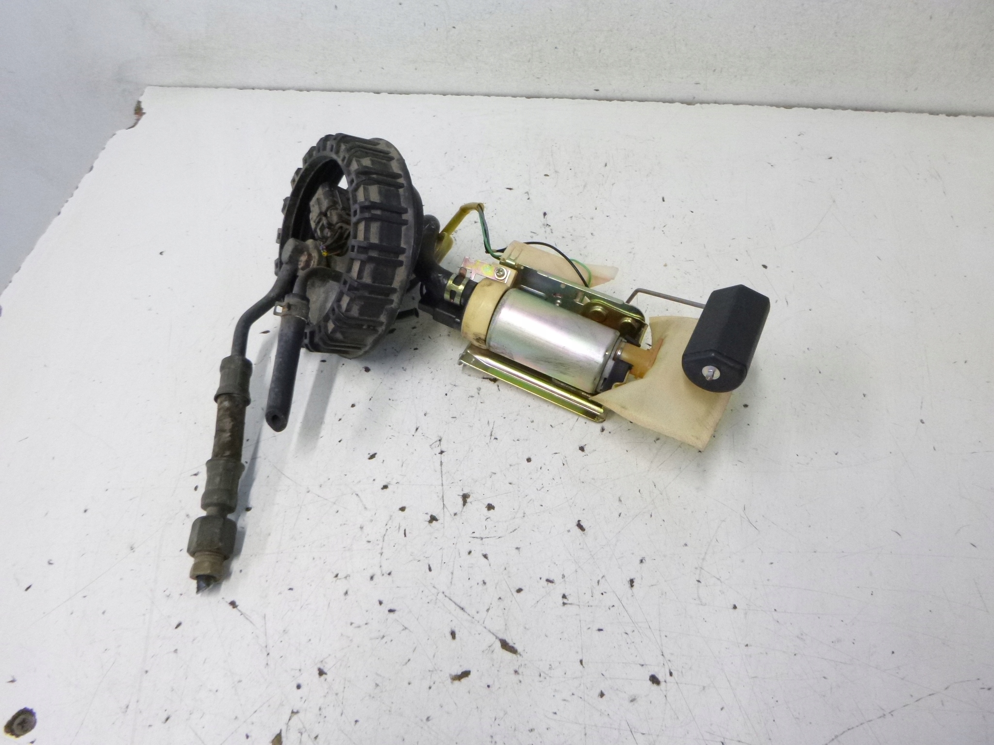 feed pump Hyundai Coupe Tiburon and 2.0 00r.