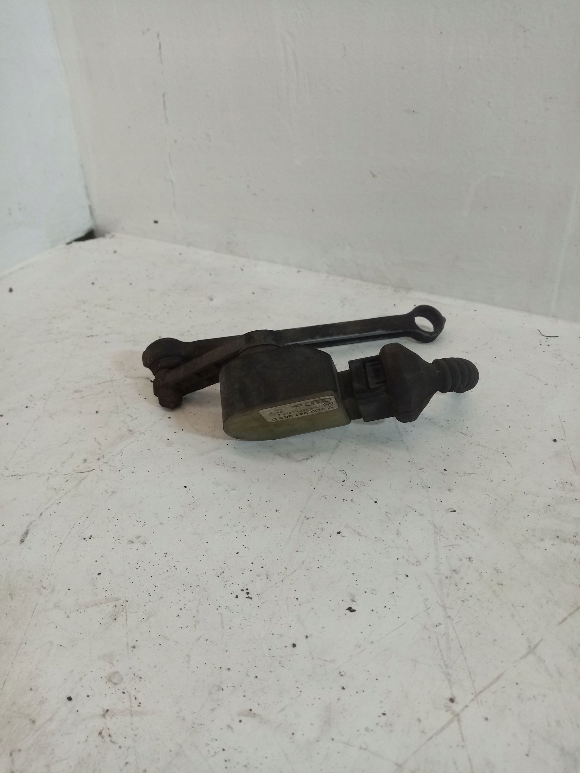 Sensor POZIOMOWANIA XENONOW heck VOLKSWAGEN PHAETON 3D0941285D