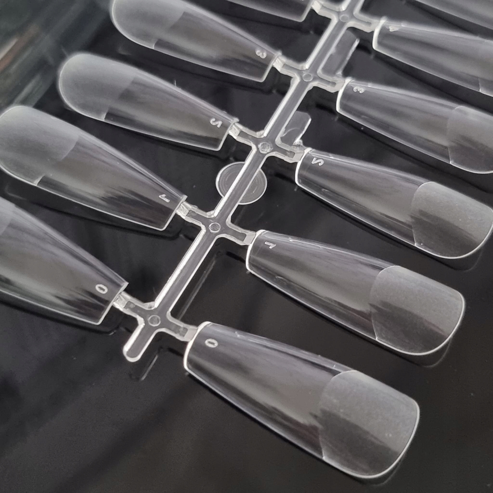 TIPSY FLEXIBLE BEZBARWNE 120SZT COFFIN + KLEJ Kolor Bezbarwny