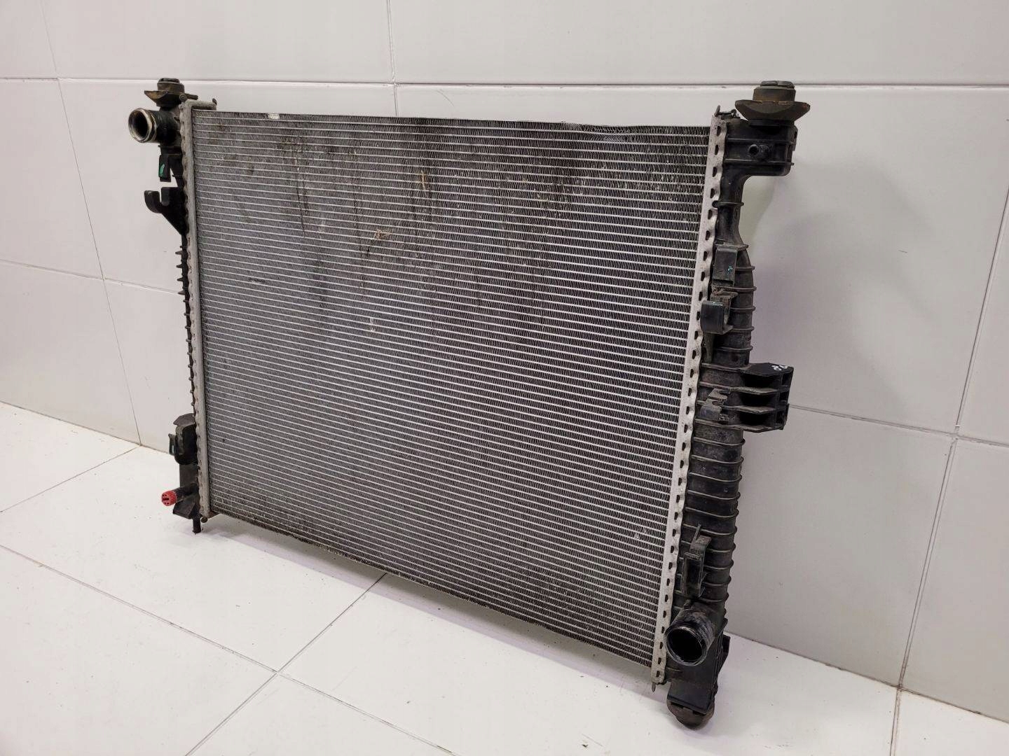 Radiatore / Raffreddatore Jeep Grand Cherokee 4 2nd facelift 2018 68273308AA