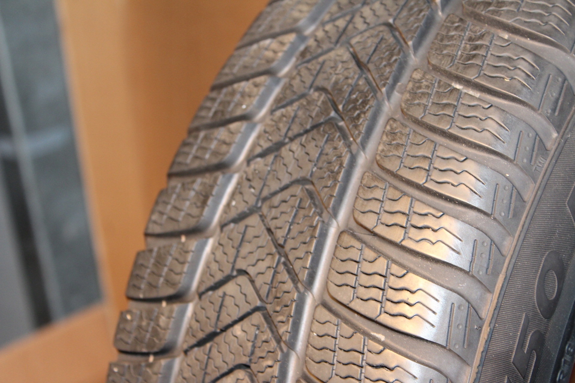 OPONY ZIMOWE 225/50R18 95H PIRELLI SOTTOZERO 3 RFT x2szt Marka Pirelli