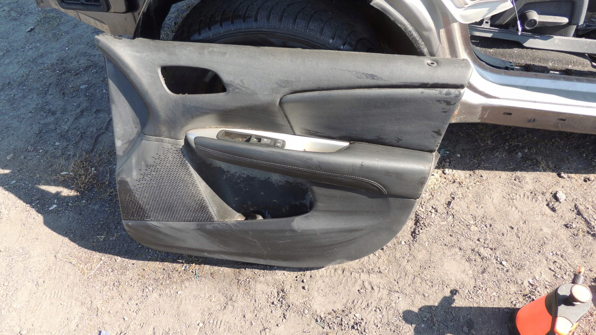 ОБШИВКА ДВЕРІ ПЕРЕД ПРАВИЙ DODGE ДЖОУРНЕЙ 3.6