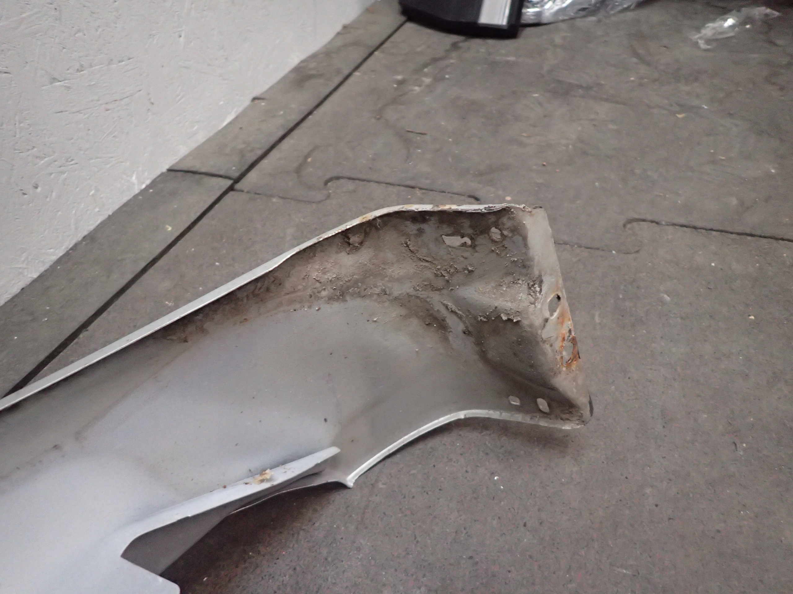 FENDER FRONT LEFT FORD MONDEO MK3