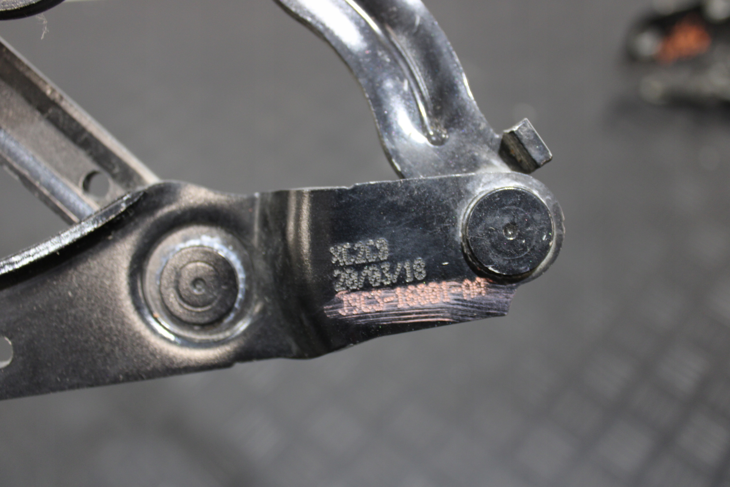 hinge bonnets left J9C3-16801-AA JAGUAR E-PACE X540 S