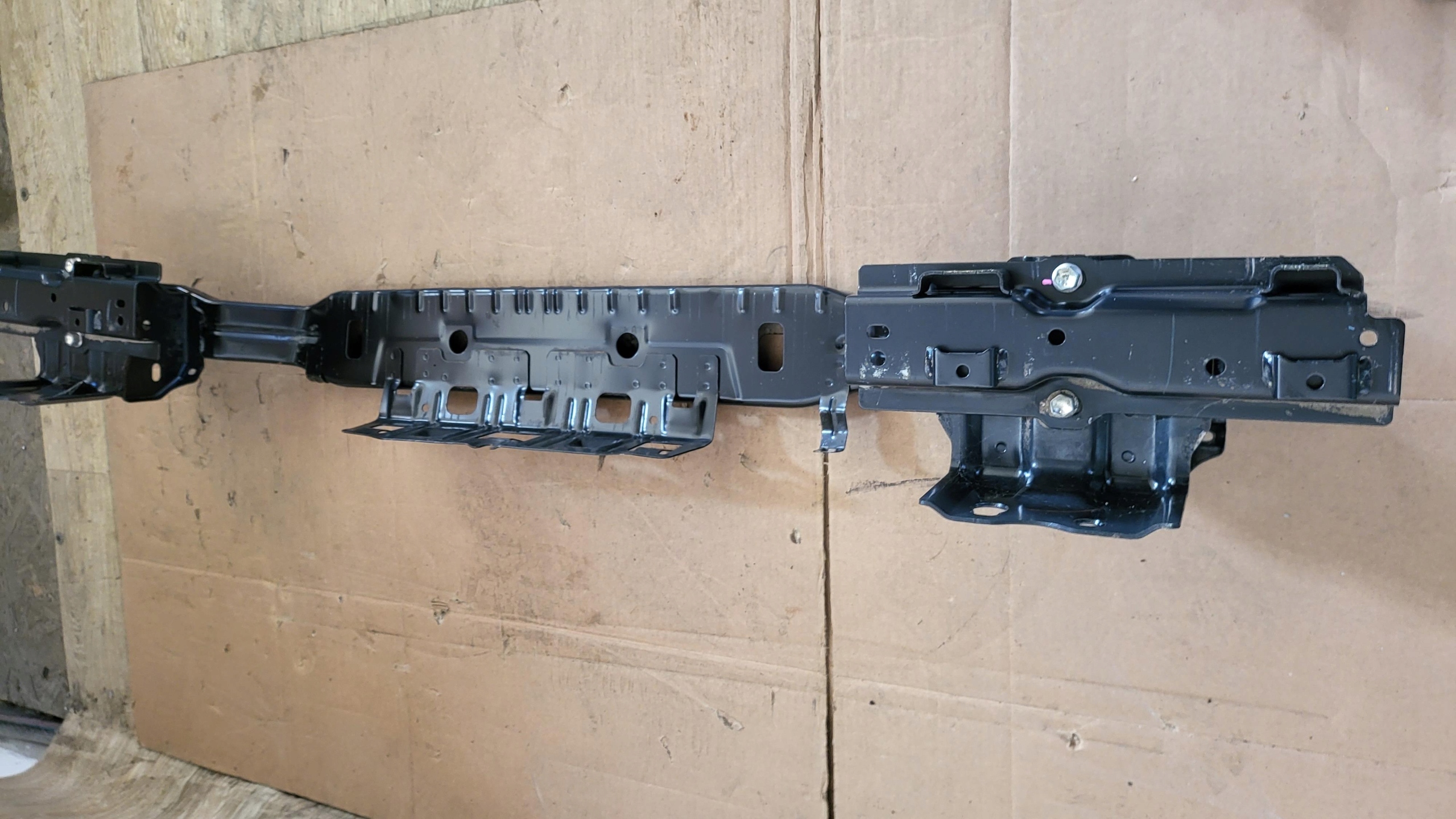 pillar sider below bumper rear part ISUZU D MAX III 2021
