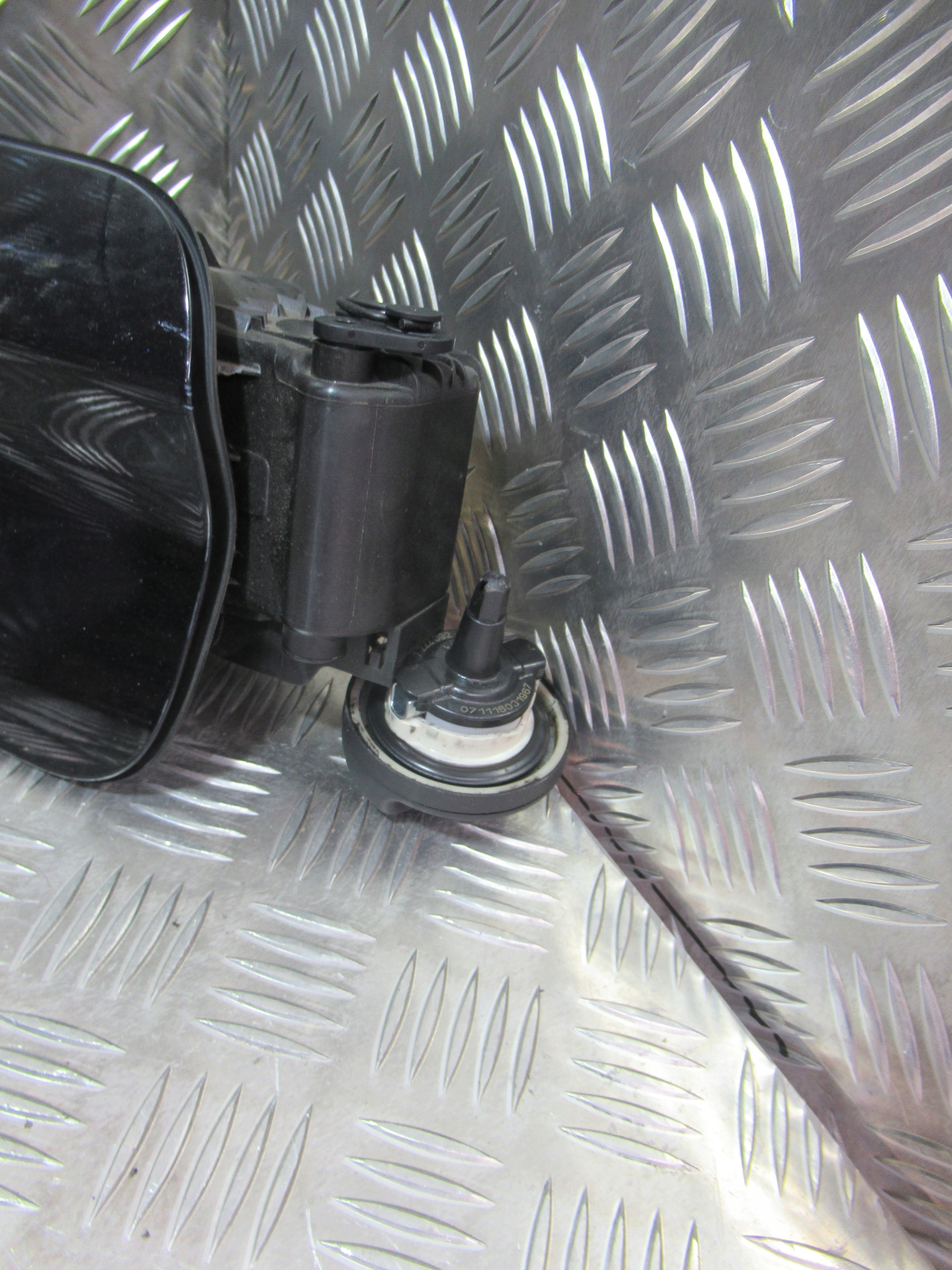 KLAPKA WLEWU PALIWA 7228213 BMW 6 F12 F13 475 EAN (GTIN) 5905232389211